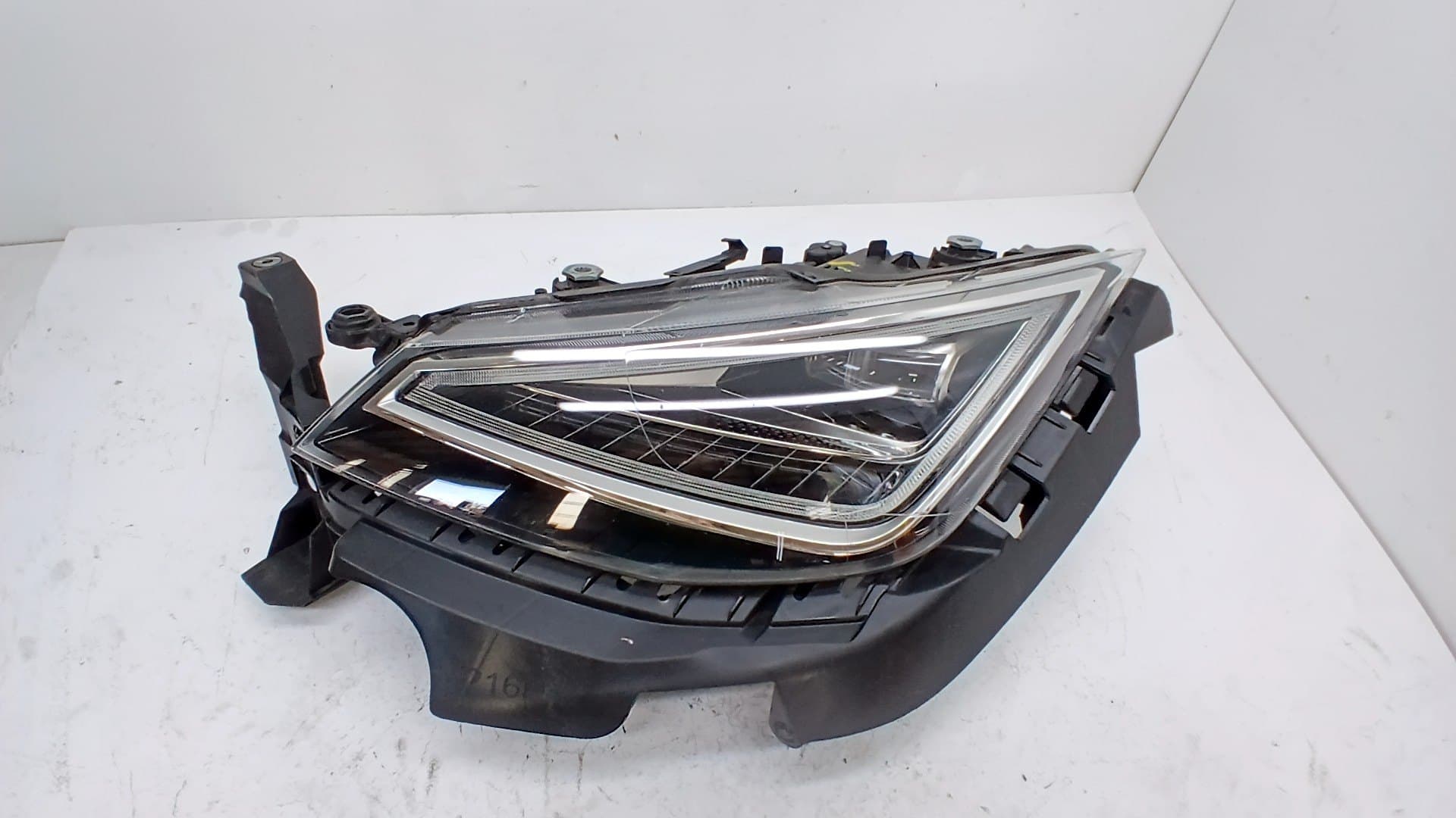 Faro izquierdo SEAT ARONA