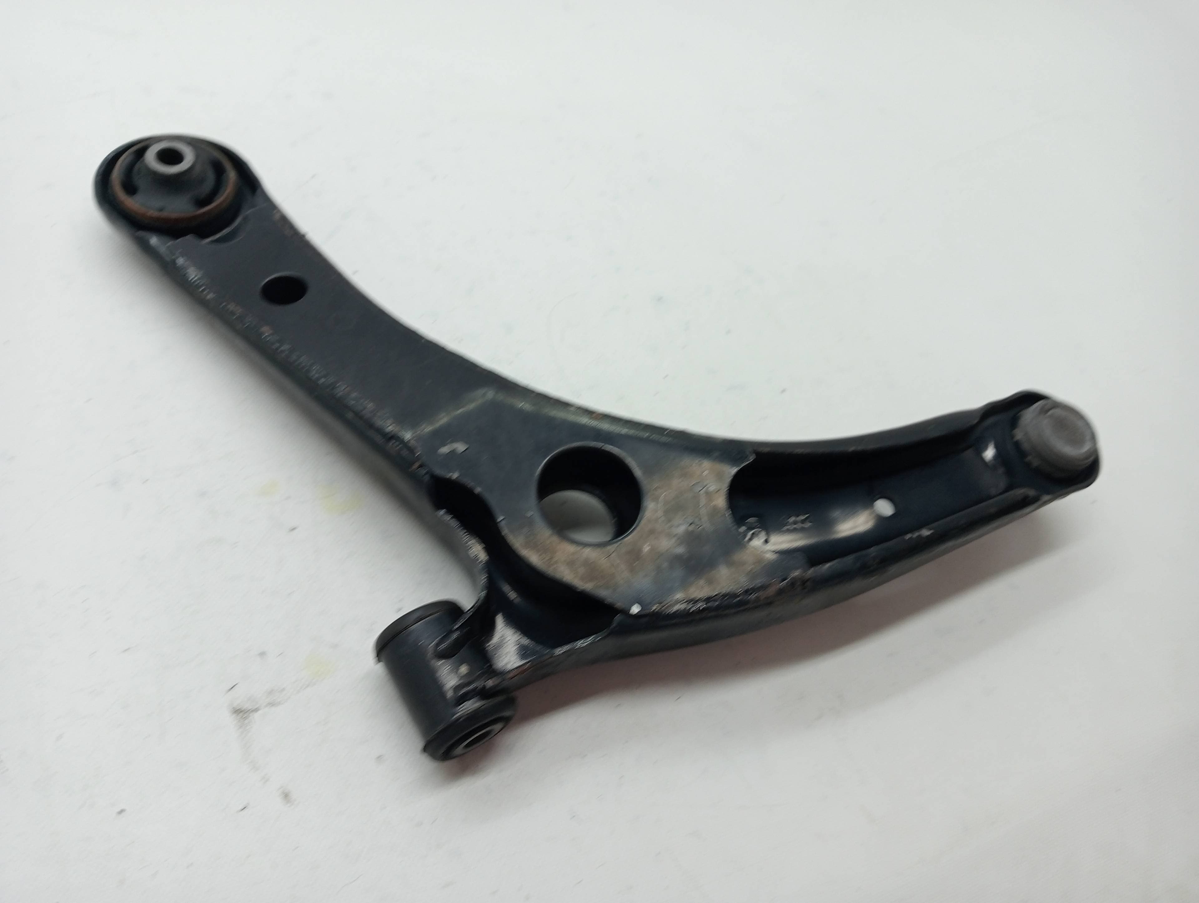 Brazo suspension inferior delantero derecho MITSUBISHI OUTLANDER (CW0) 2