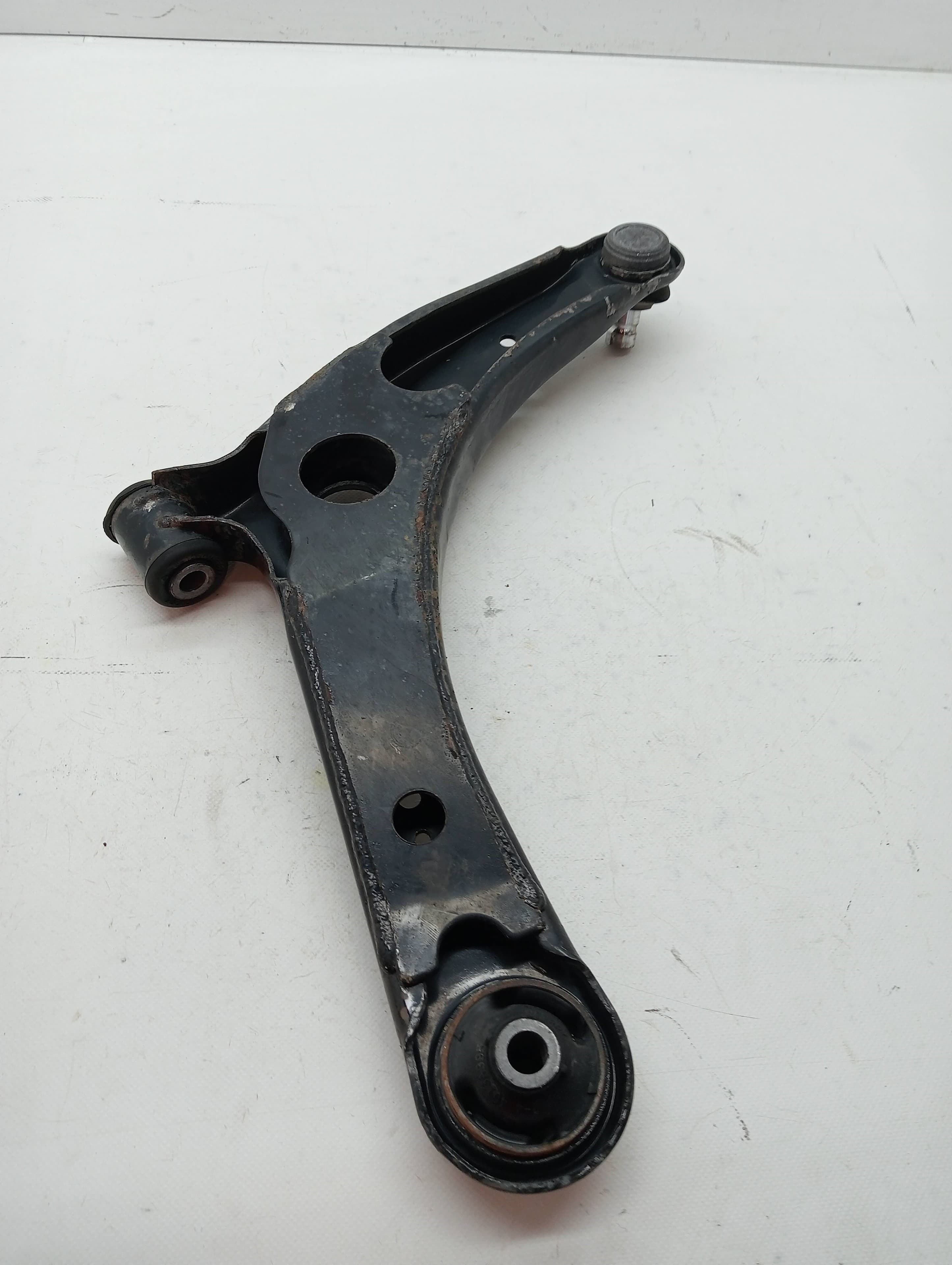 Brazo suspension inferior delantero izquierdo MITSUBISHI OUTLANDER (CW0) 2