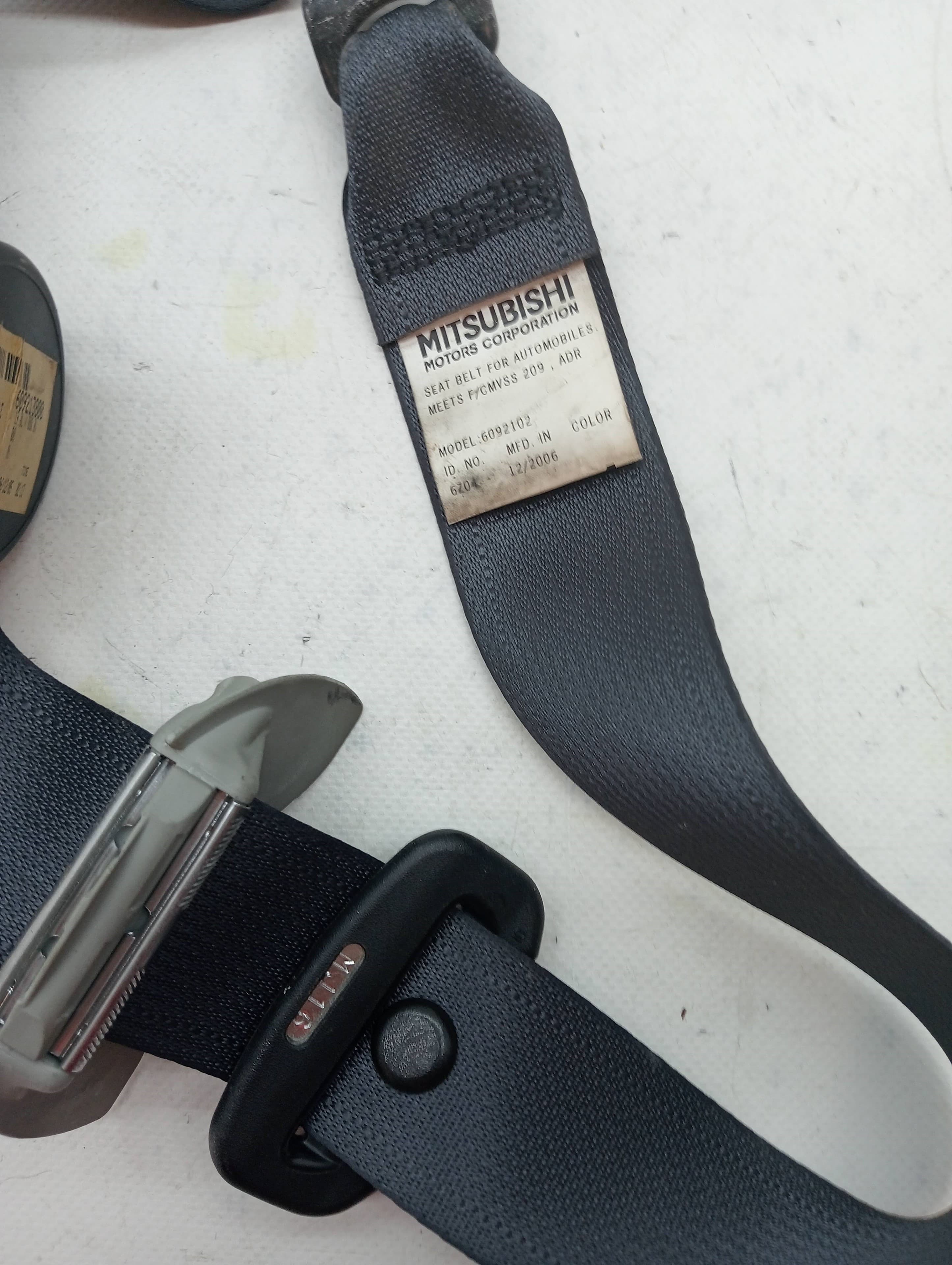 Cinturon seguridad trasero derecho MITSUBISHI OUTLANDER (CW0) 3