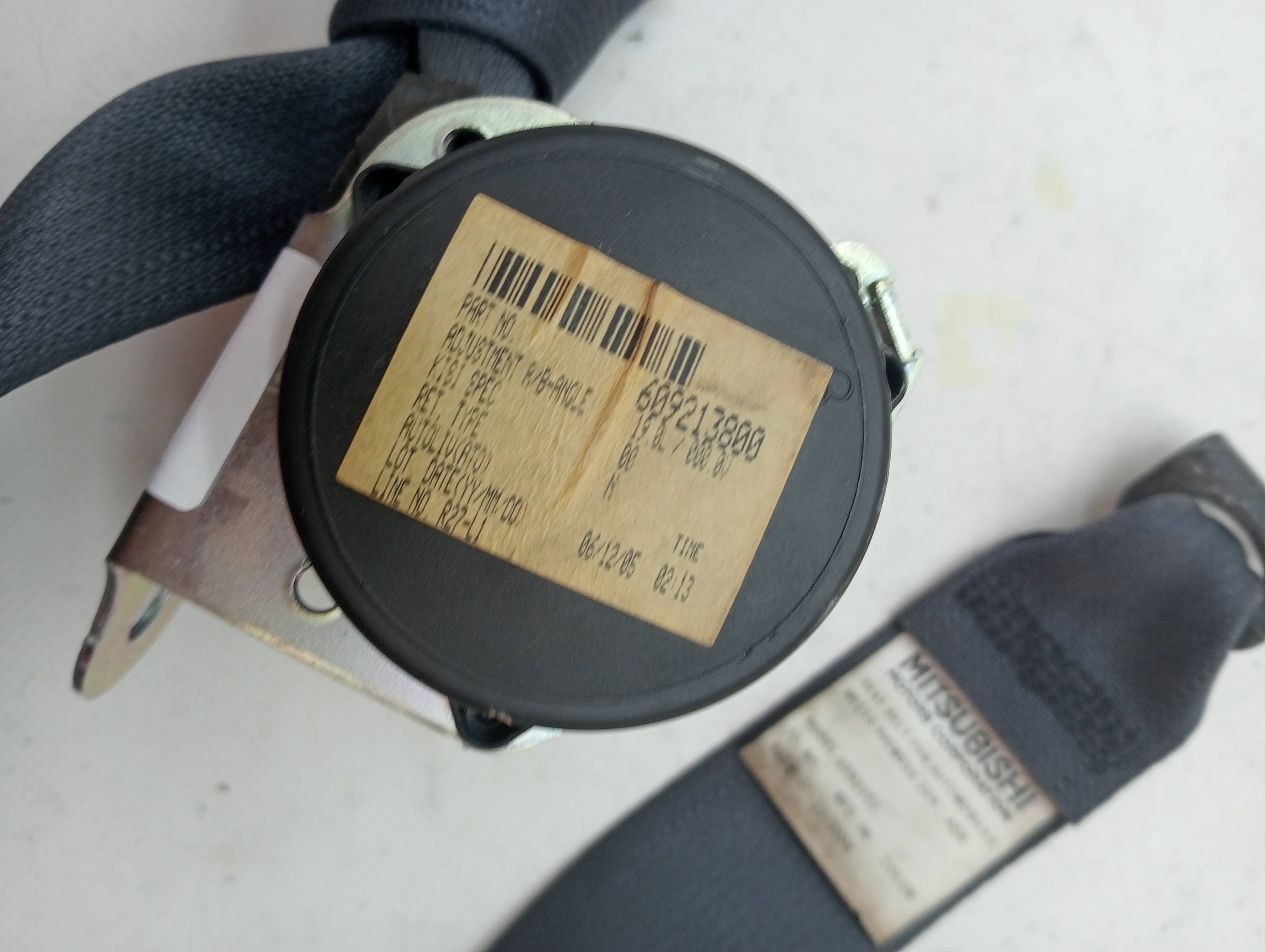 Cinturon seguridad trasero derecho MITSUBISHI OUTLANDER (CW0) 2