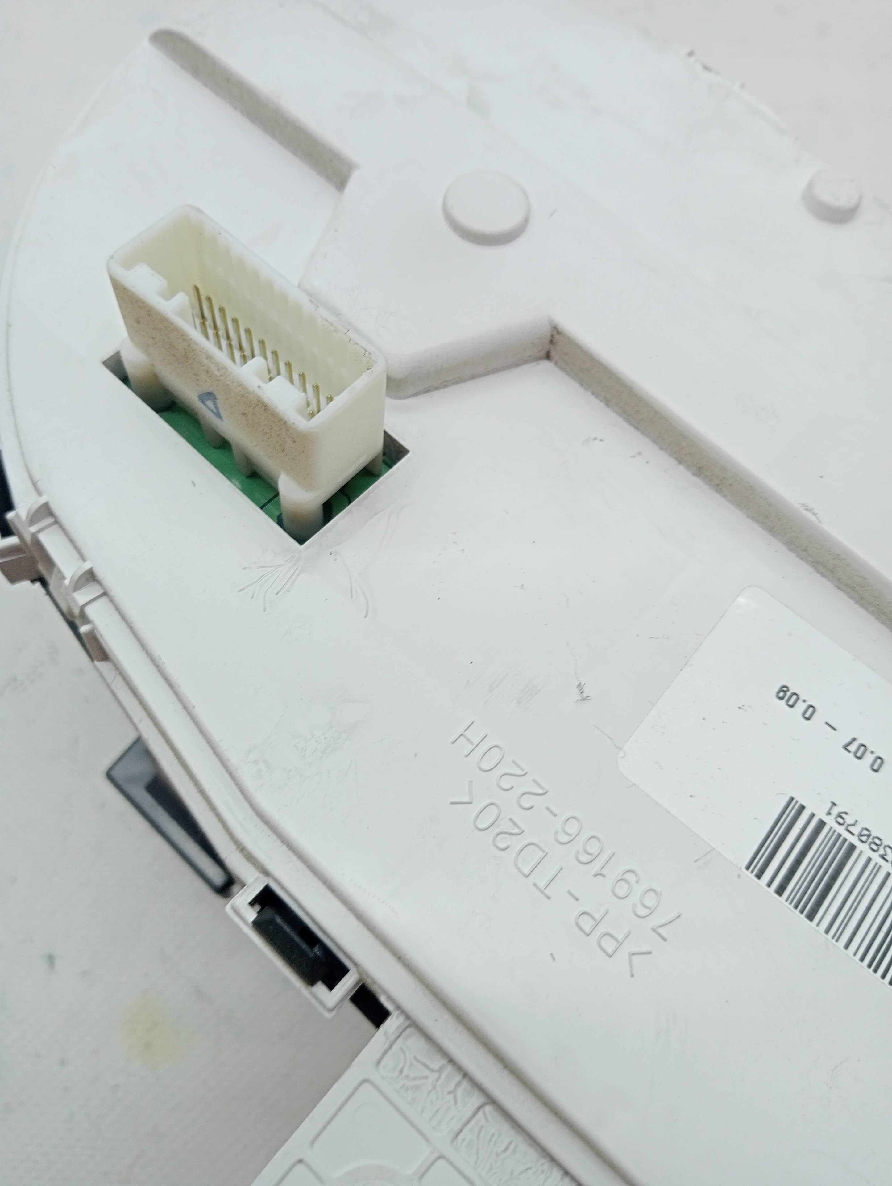 Cuadro instrumentos MITSUBISHI OUTLANDER (CW0) 2