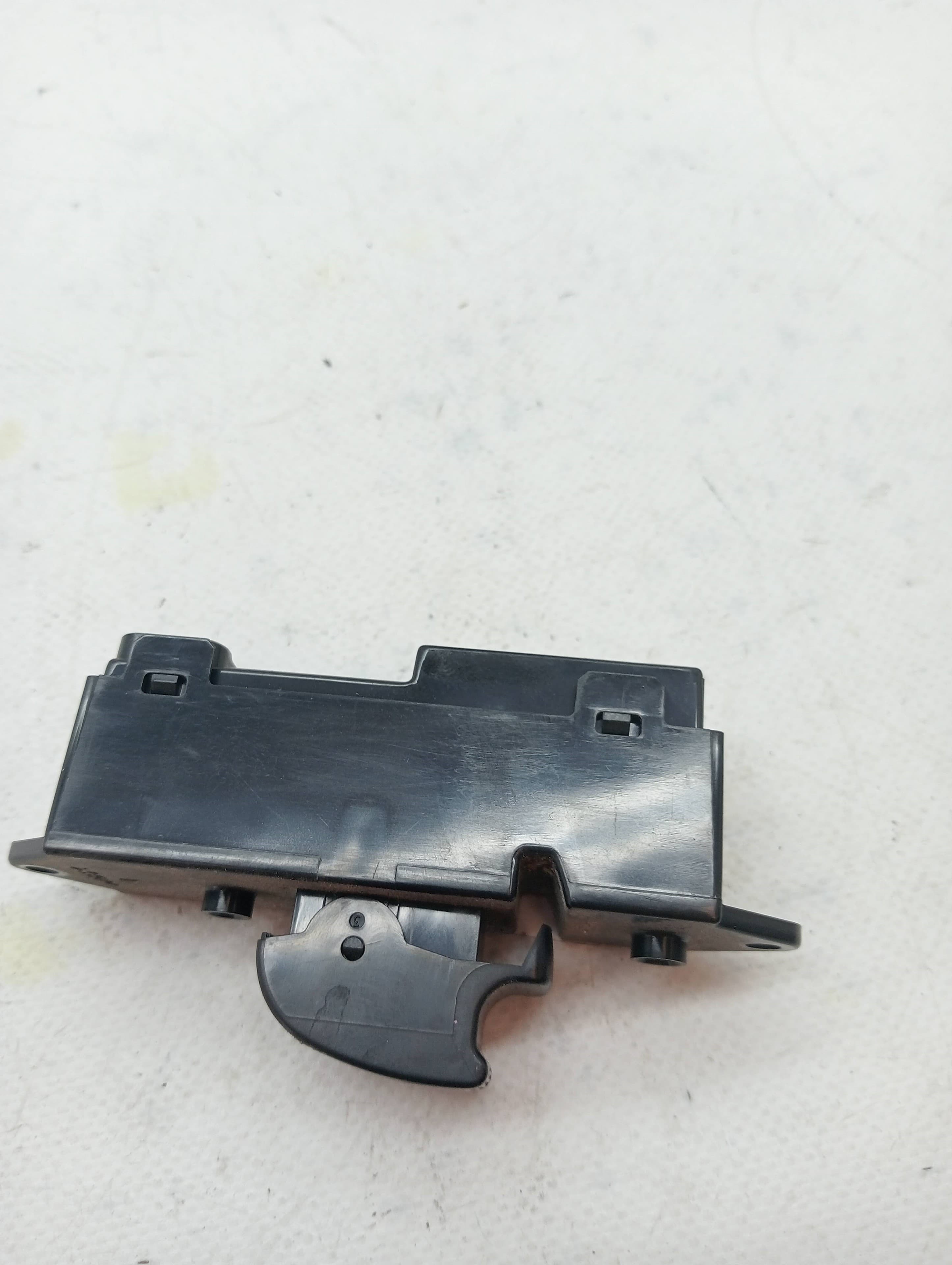 Mando elevalunas trasero derecho MITSUBISHI OUTLANDER (CW0) 3