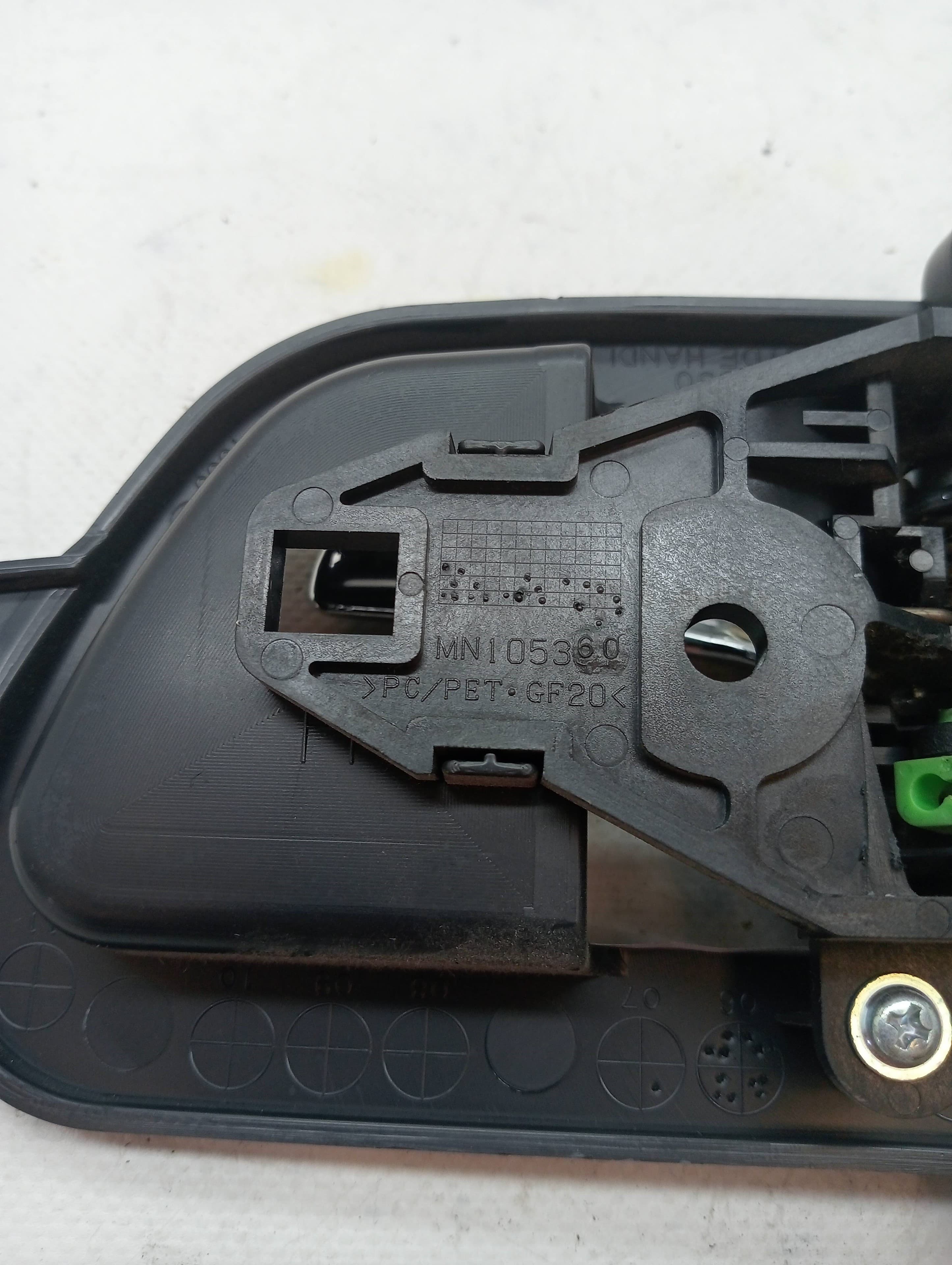 Maneta interior delantera derecha MITSUBISHI OUTLANDER (CW0) 2