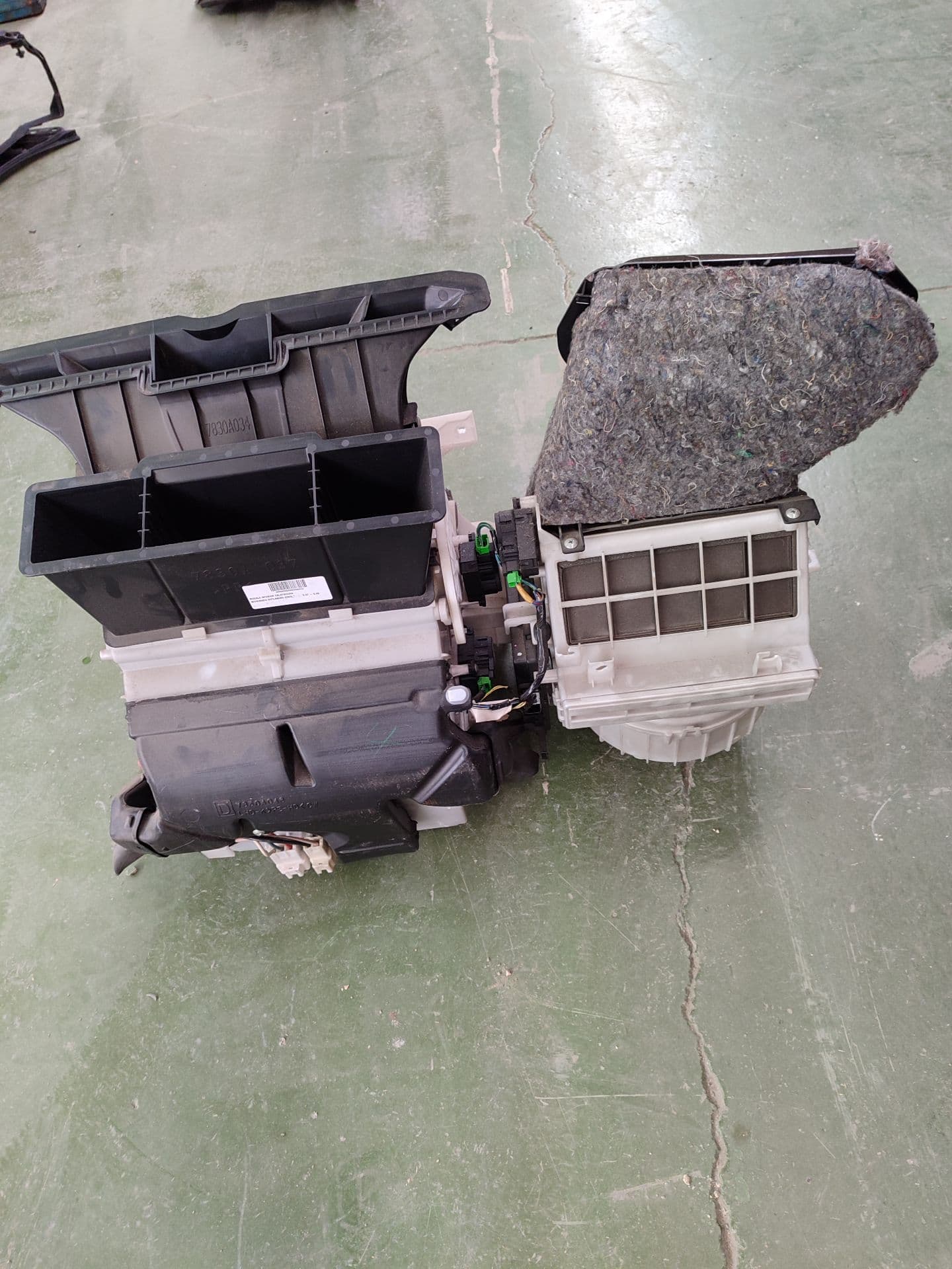 Mueble interior calefaccion MITSUBISHI OUTLANDER (CW0) 3