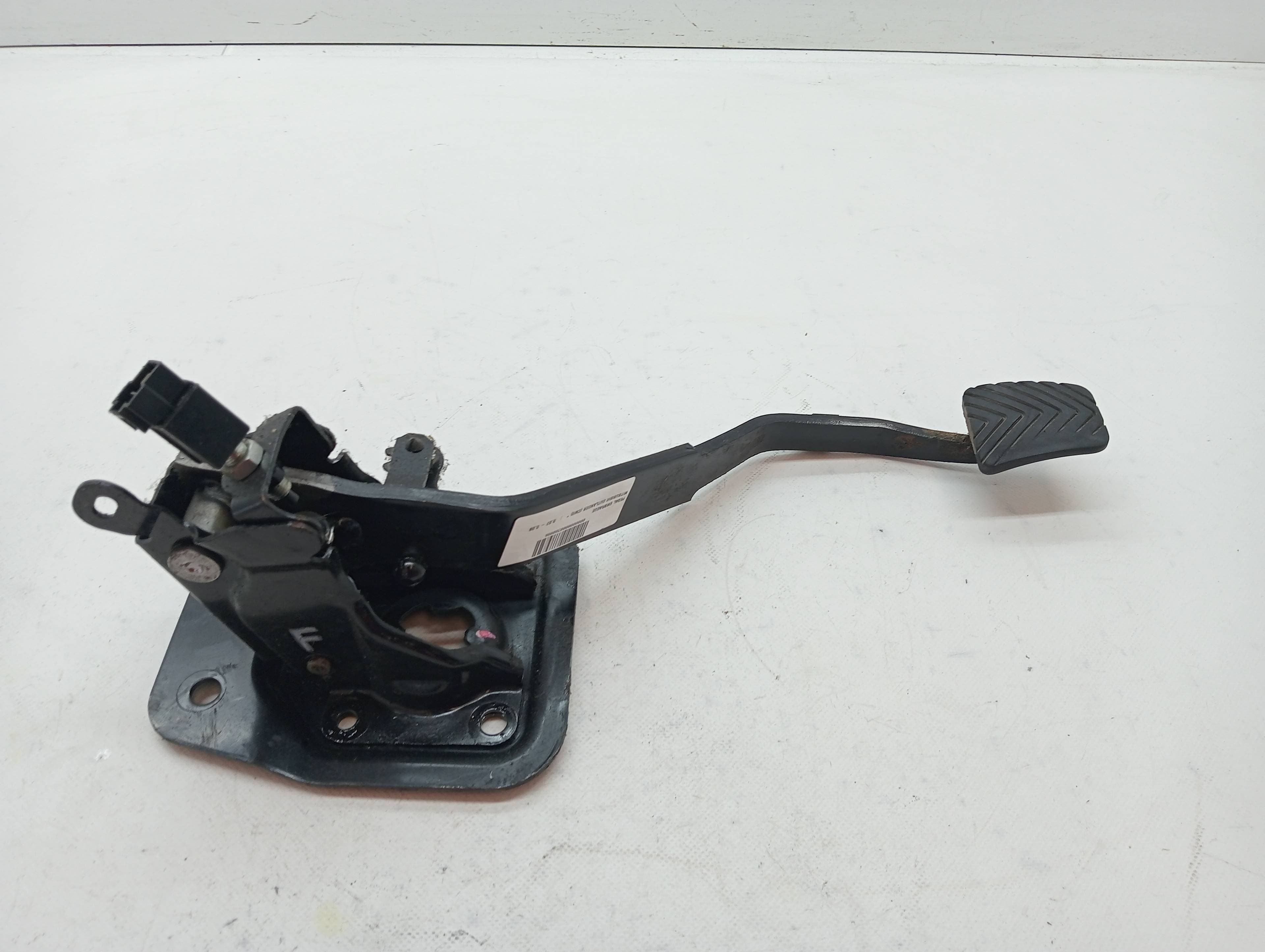 Pedal embrague MITSUBISHI OUTLANDER (CW0)
