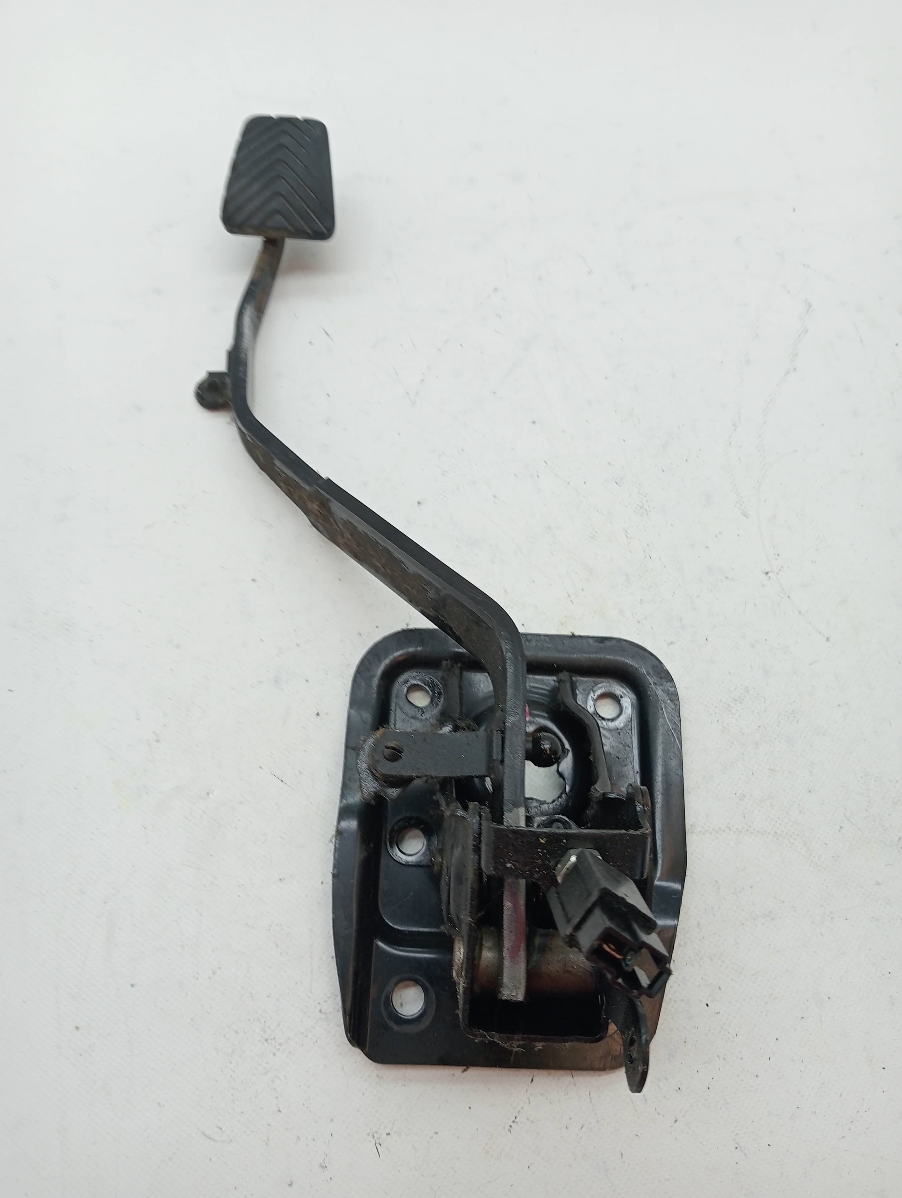 Pedal embrague MITSUBISHI OUTLANDER (CW0) 3