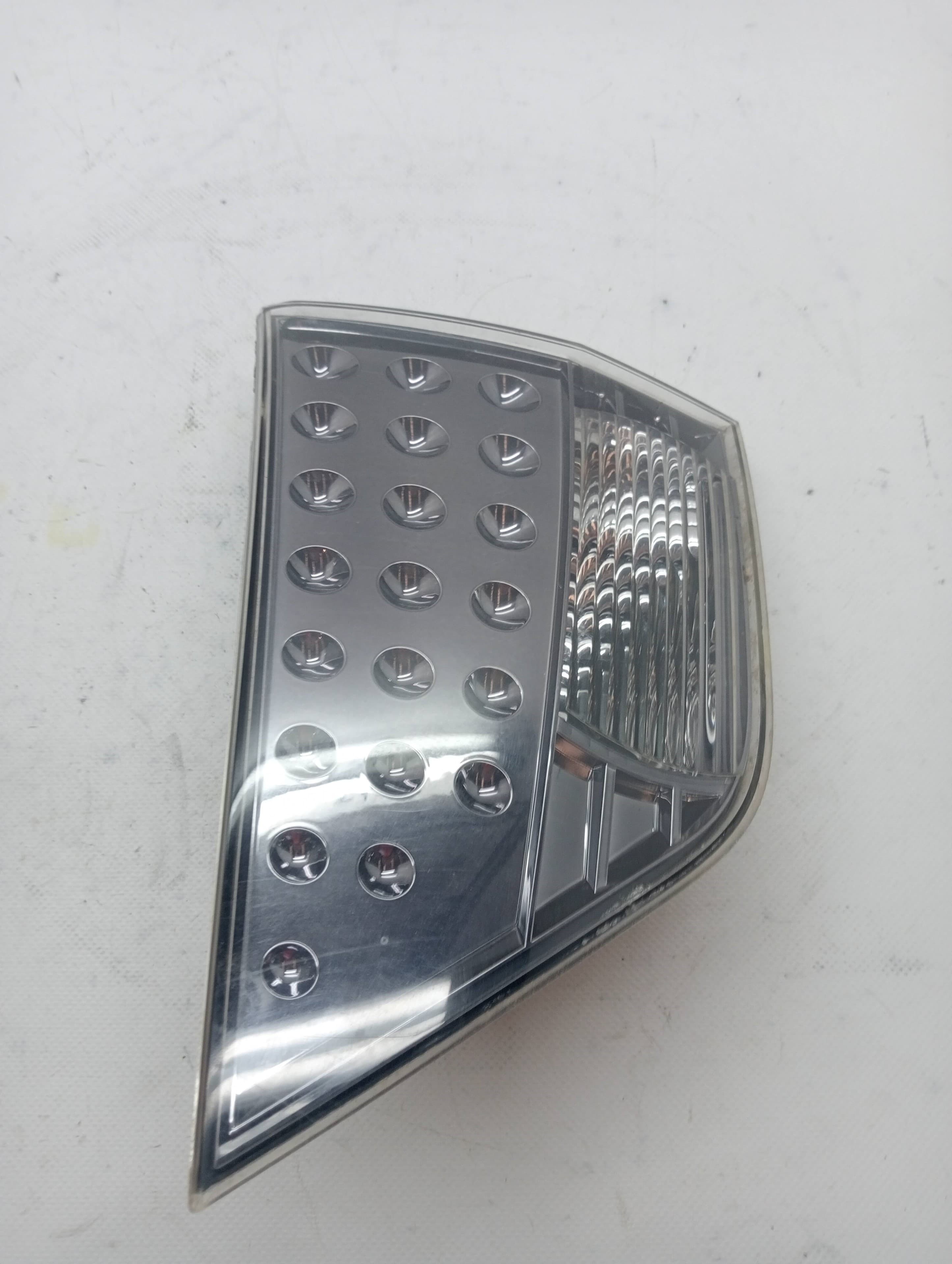 Piloto trasero derecho interior MITSUBISHI OUTLANDER (CW0) 3