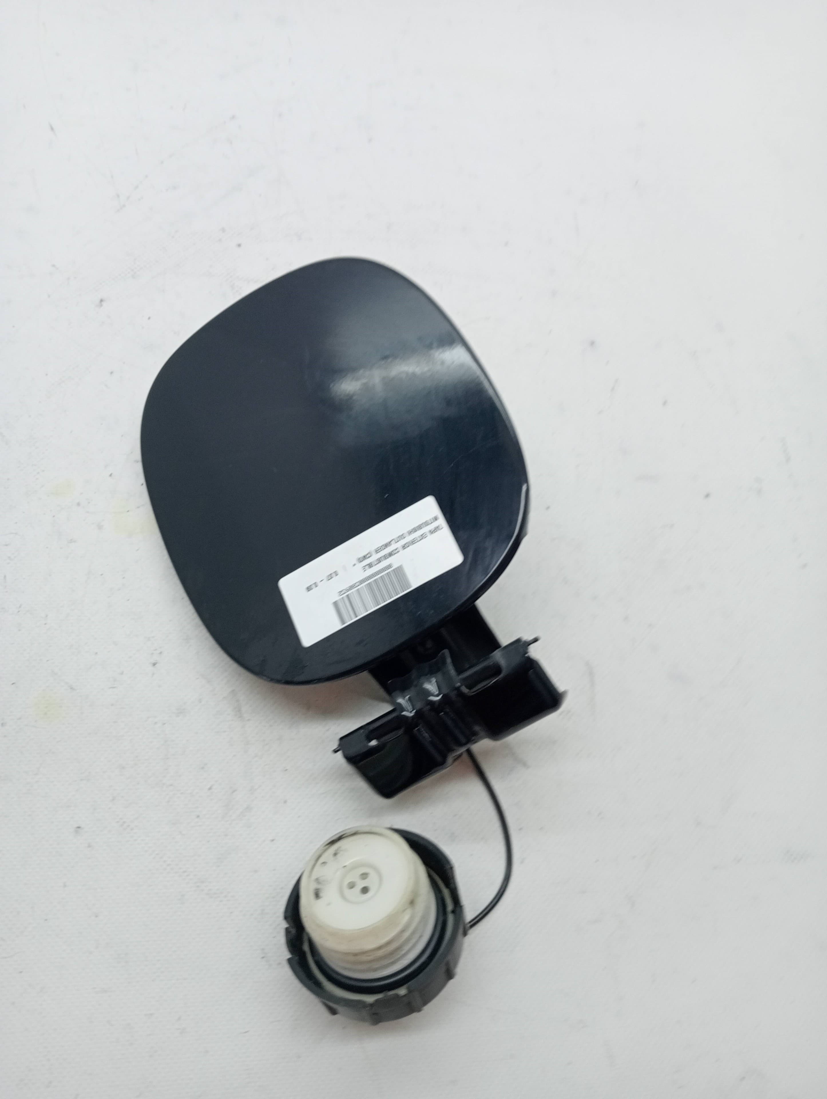 Tapa exterior combustible MITSUBISHI OUTLANDER (CW0)