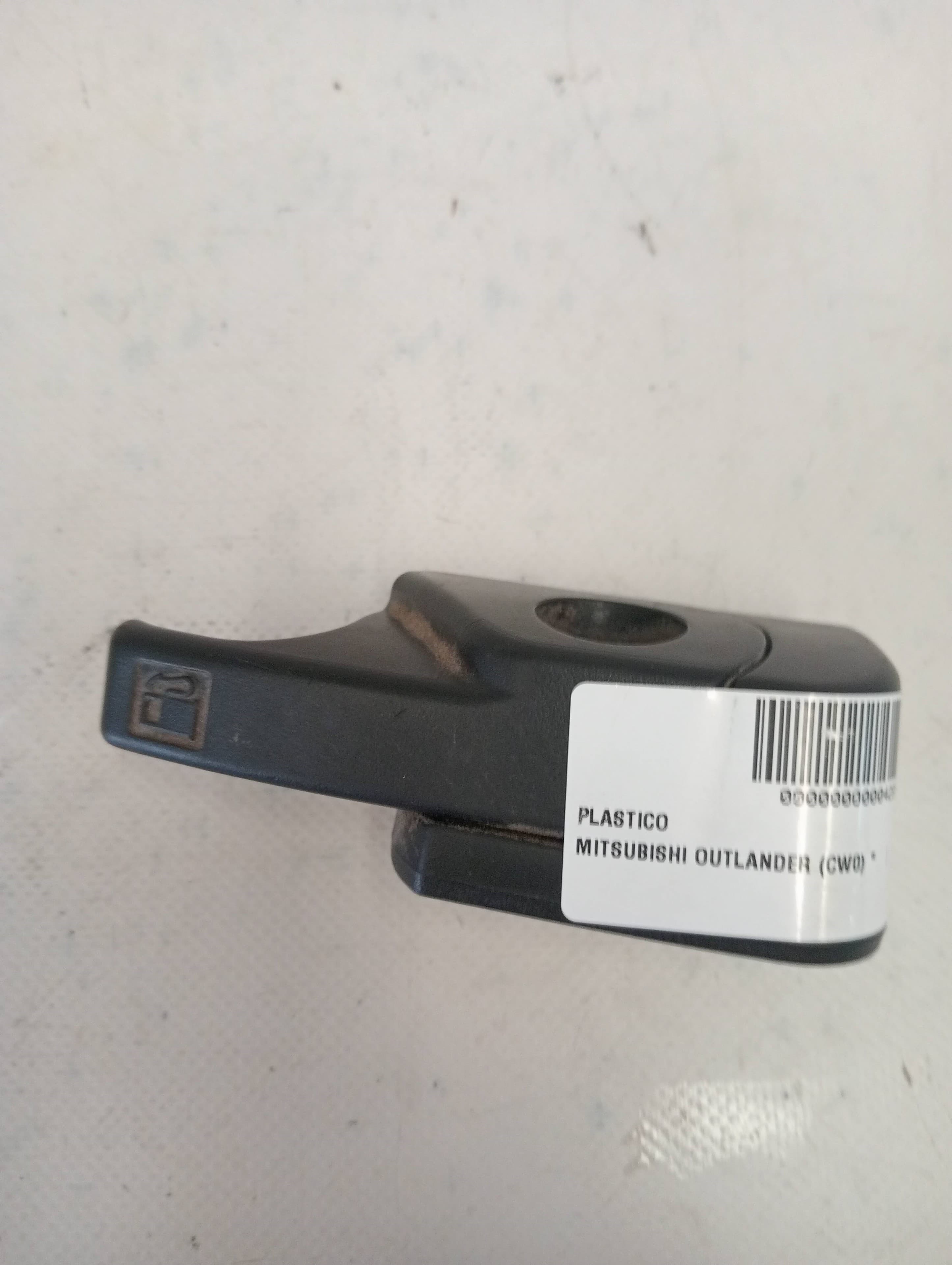 Plastico MITSUBISHI OUTLANDER (CW0)