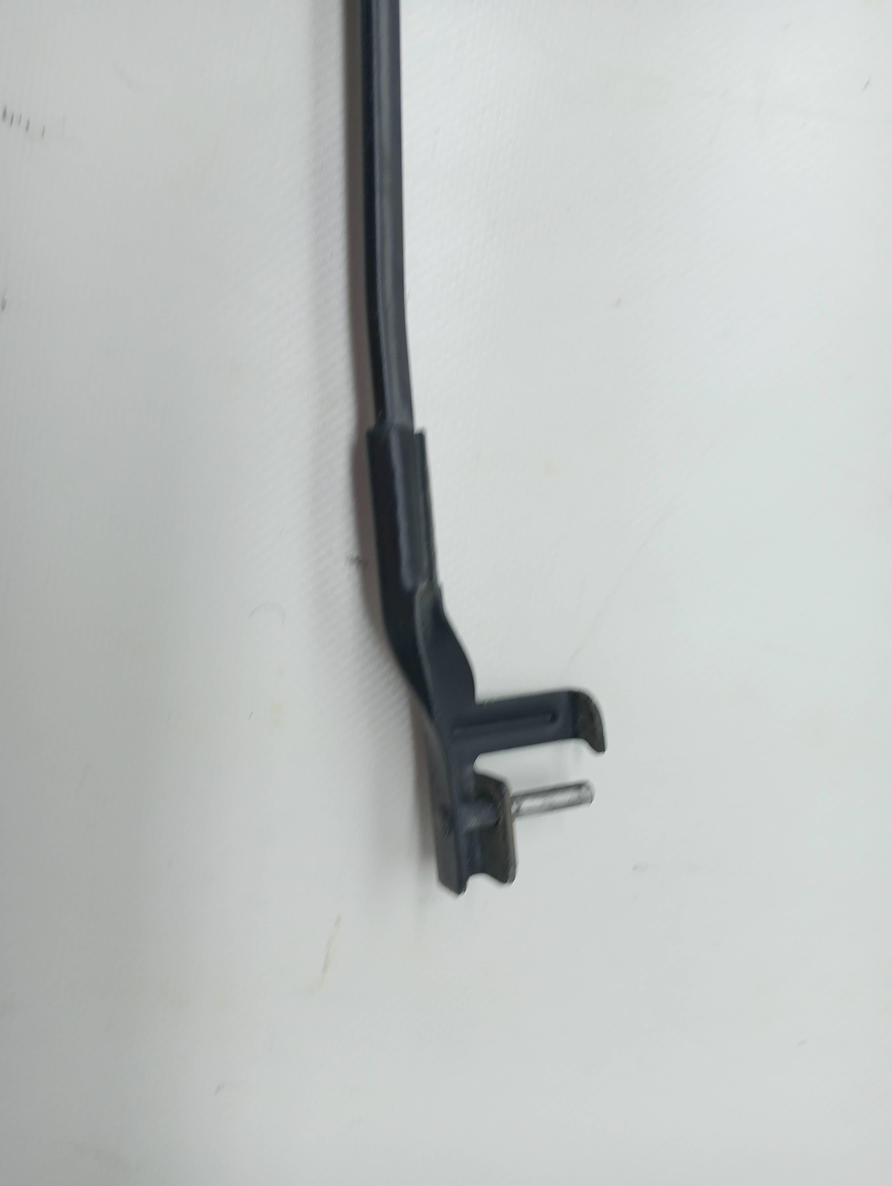 Brazo limpia delantero derecho AUDI A3 (8P) 2