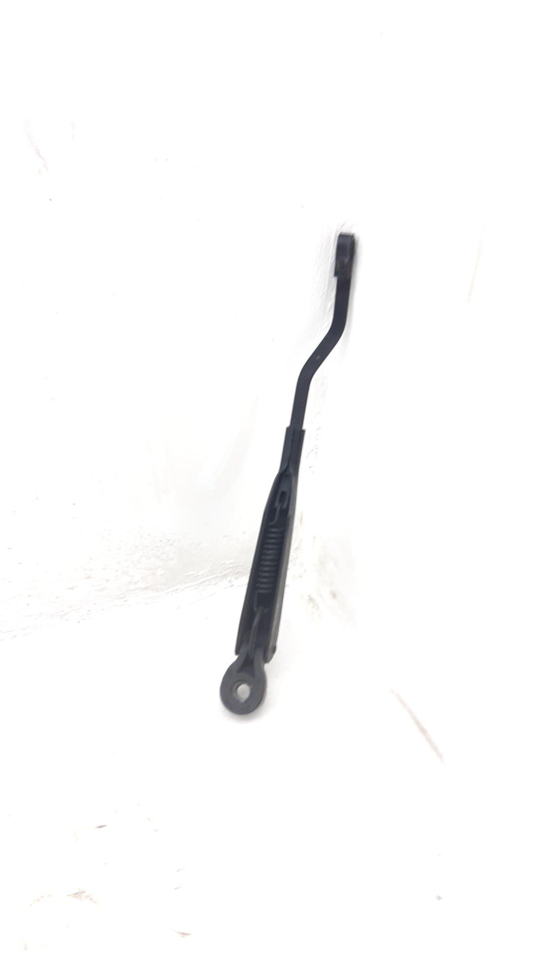 Brazo limpia trasero CHRYSLER VOYAGER (ES)