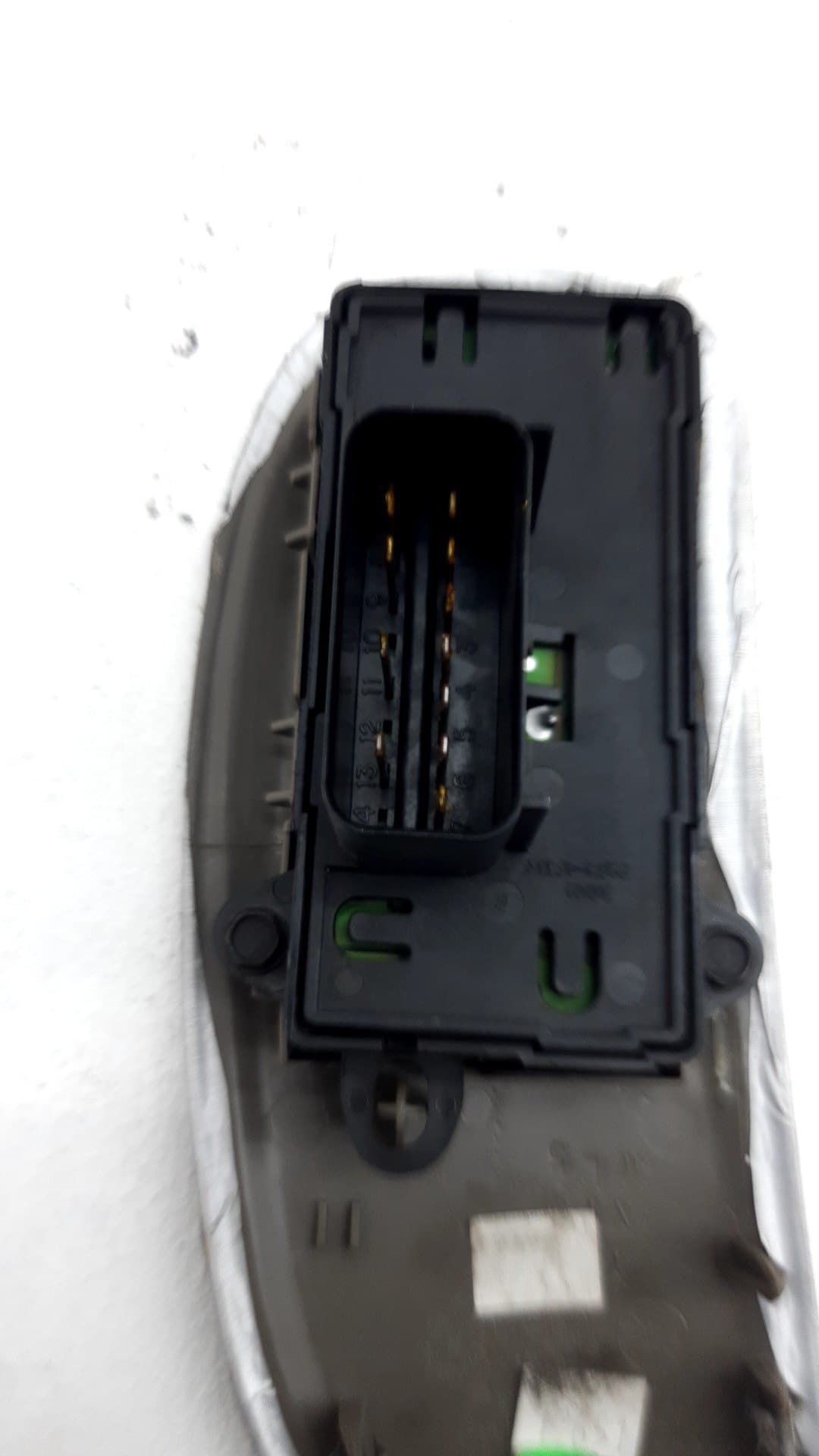 Mando elevalunas delantero izquierdo CHRYSLER VOYAGER (ES) 3