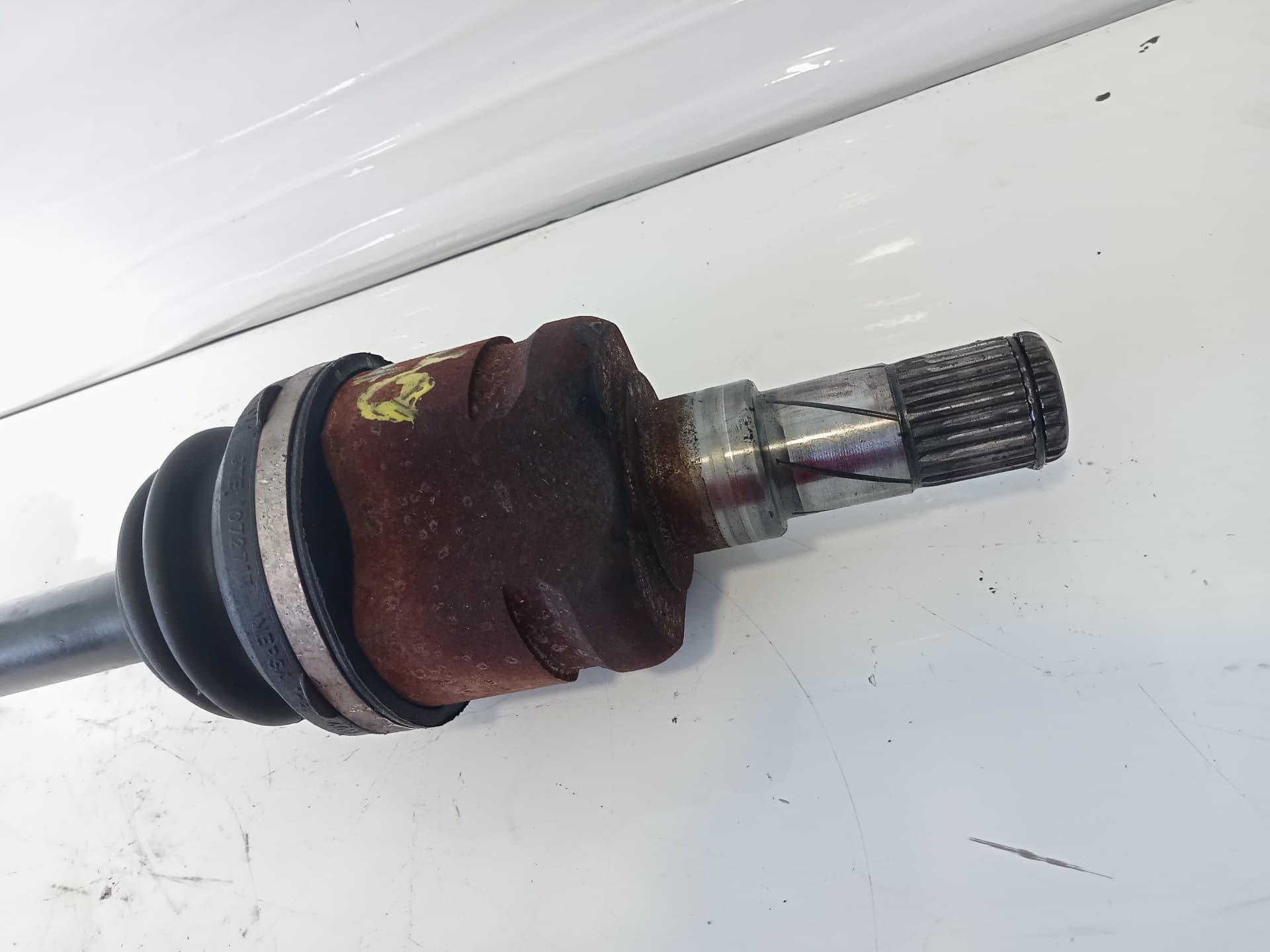 Transmision delantera izquierda OPEL CORSA D 2