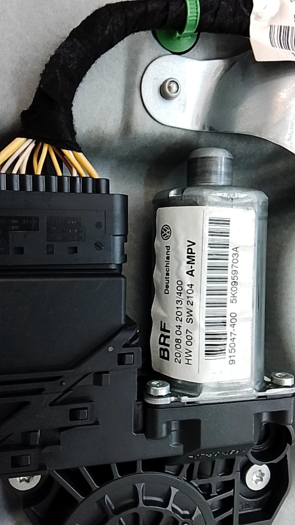 Elevalunas trasero izquierdo VOLKSWAGEN TOURAN (1T3) 4