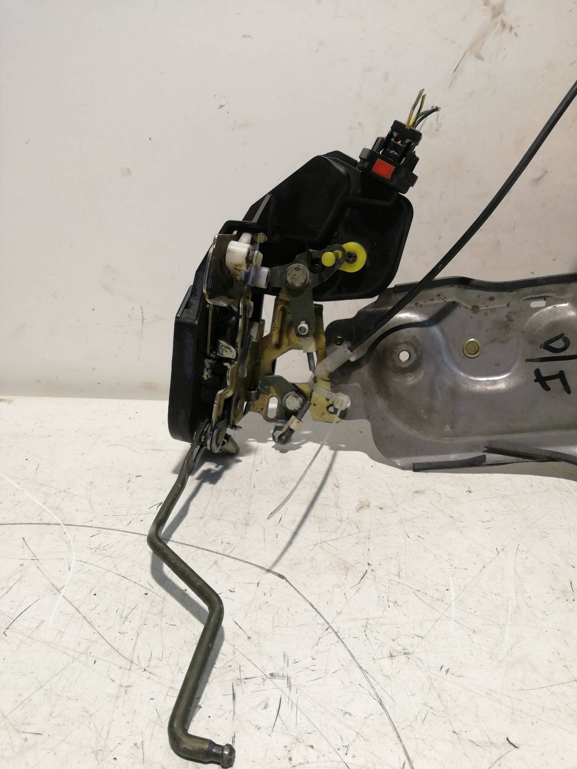 Cerradura puerta delantera izquierda HYUNDAI TRAJET (FO) 5