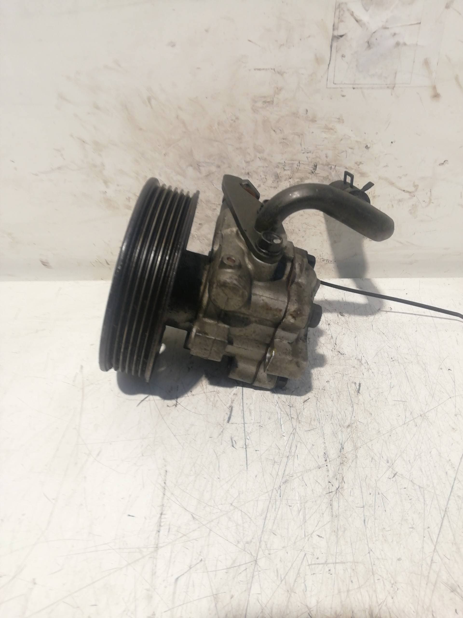 Bomba direccion HYUNDAI TRAJET (FO) 4