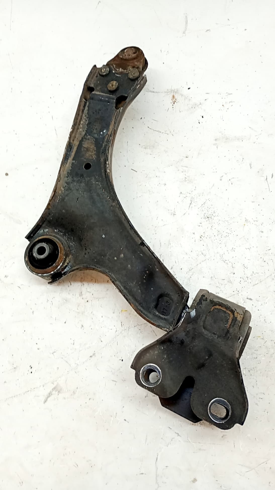 Brazo suspension inferior delantero izquierdo VOLVO XC70 II (136) 2