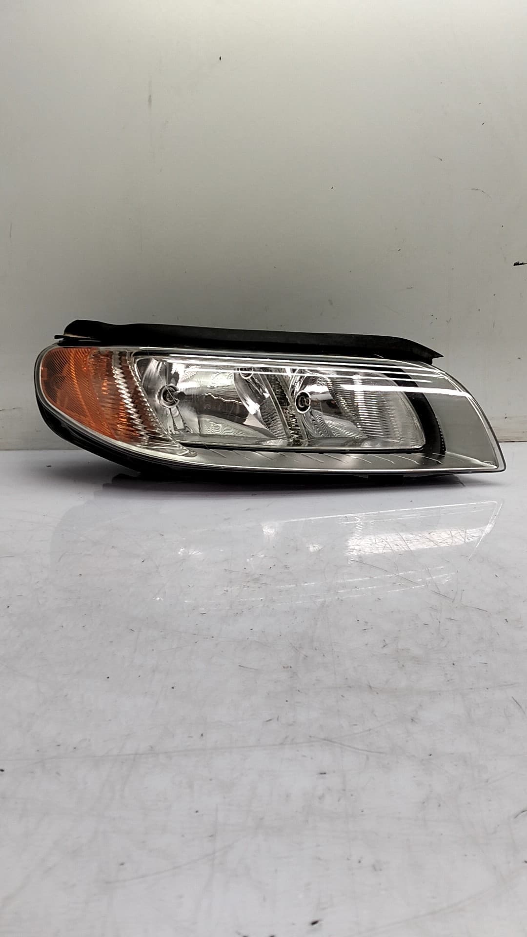 Faro derecho VOLVO XC70 II (136)