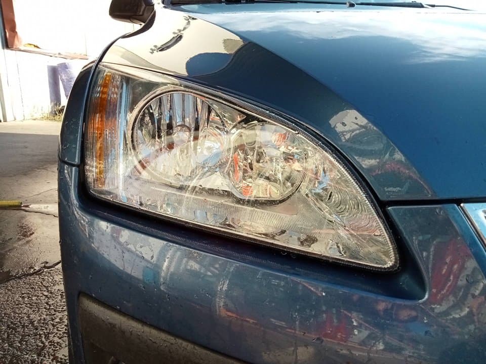 Faro derecho FORD FOCUS BERLINA (CAP)