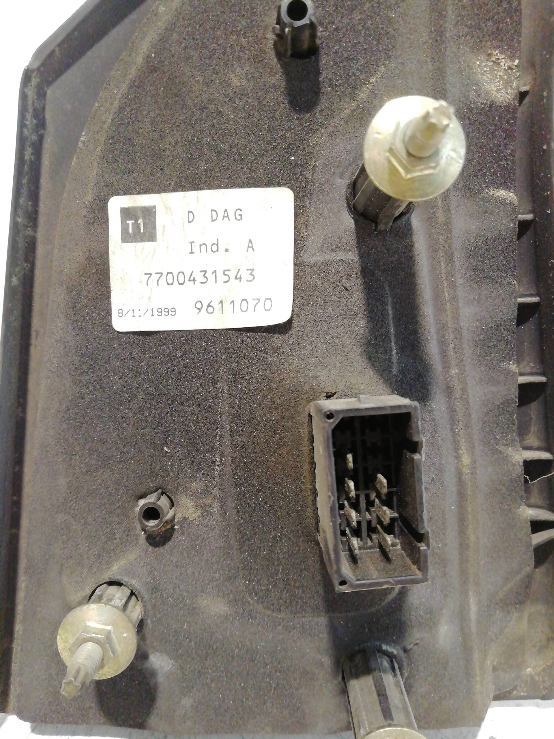 Retrovisor derecho RENAULT SCENIC II 3