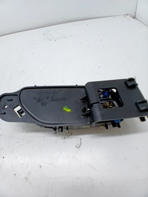Maneta interior trasera izquierda SSANGYONG RODIUS 2