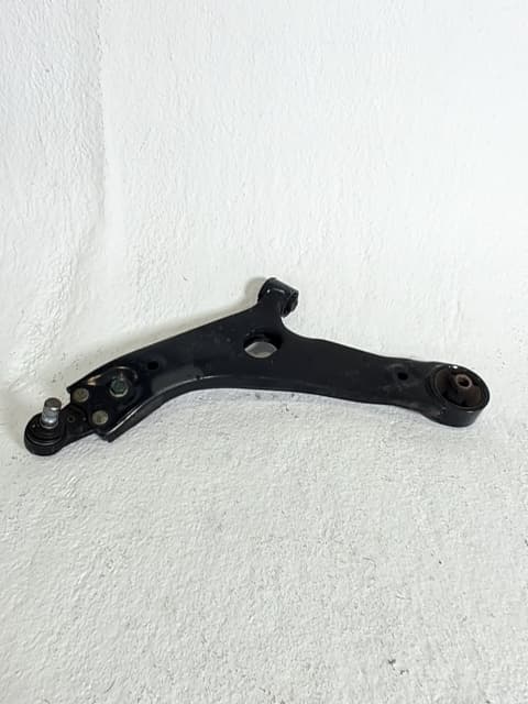 Brazo suspension inferior delantero izquierdo KIA SPORTAGE III (SL)