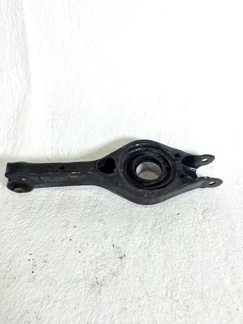 Brazo suspension inferior trasero izquierdo KIA SPORTAGE III (SL)