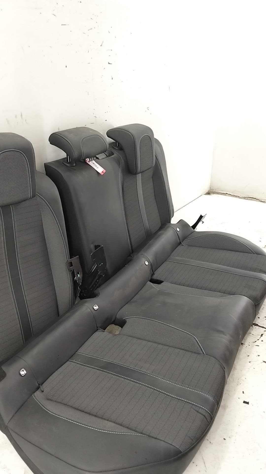 Cerradura asientos traseros PEUGEOT 2008 (P1) 5