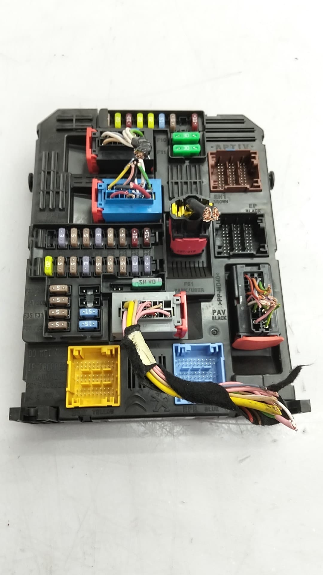 Caja reles / fusibles PEUGEOT 2008 (P1)