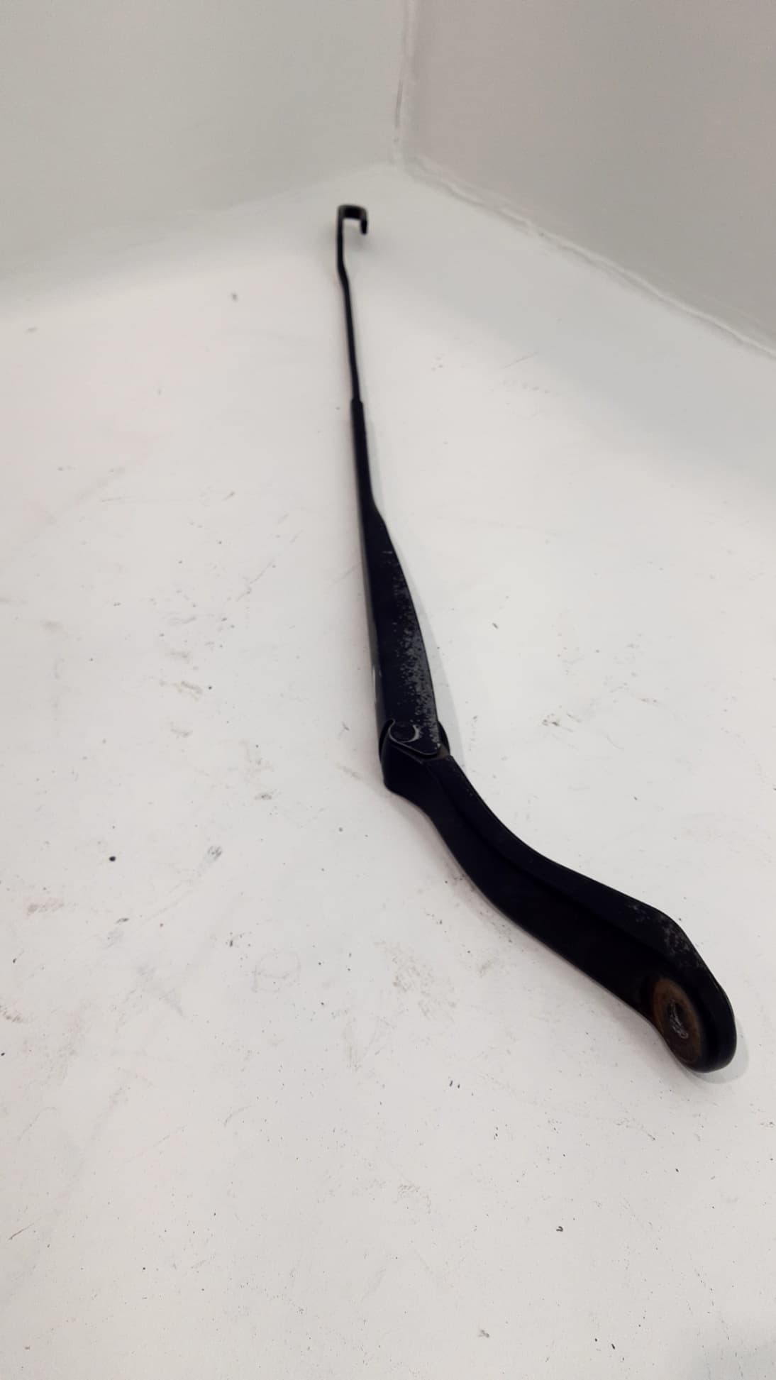 Brazo limpia delantero izquierdo HONDA CIVIC VII HATCHBACK (EU, EP, EV)