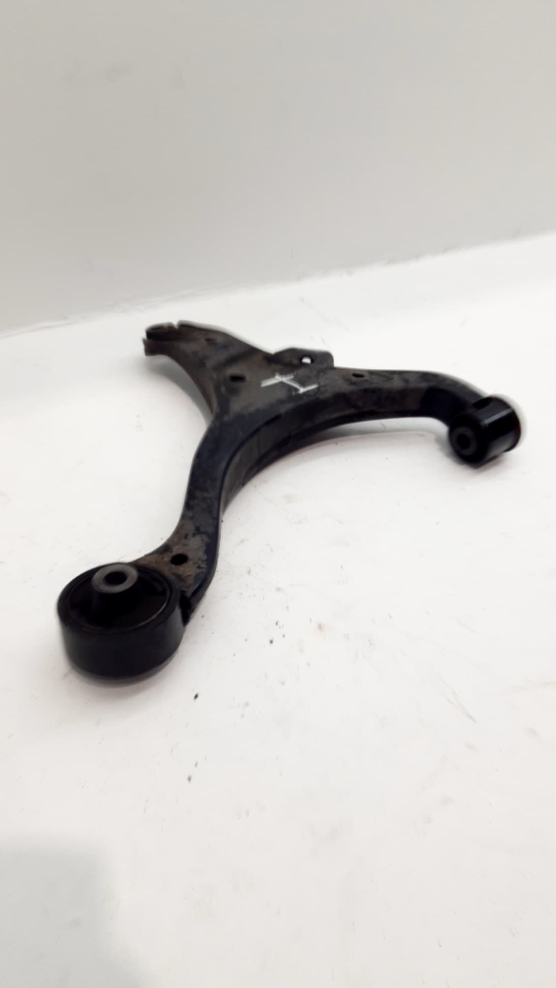 Brazo suspension inferior delantero izquierdo HONDA CIVIC VII HATCHBACK (EU, EP, EV)