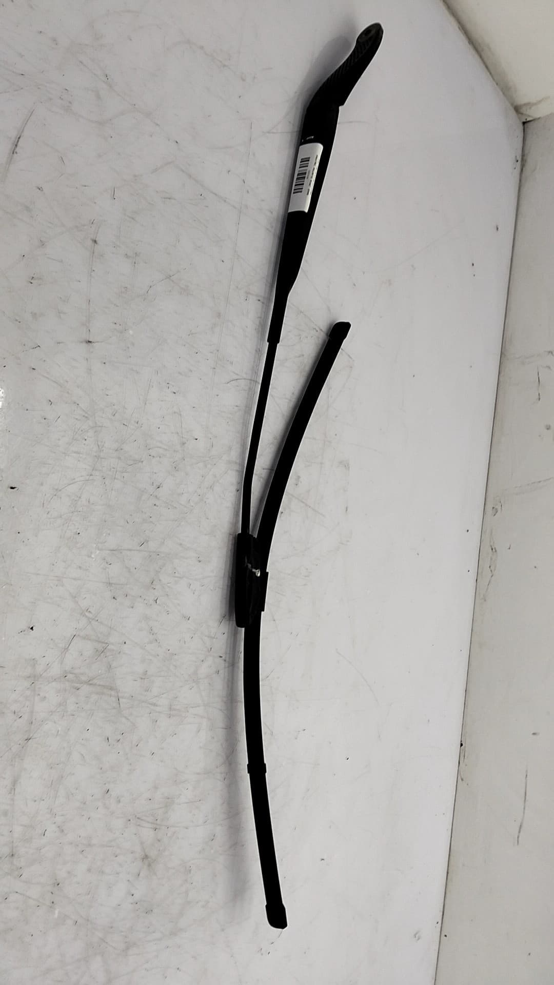 Brazo limpia delantero izquierdo RENAULT CLIO III 2