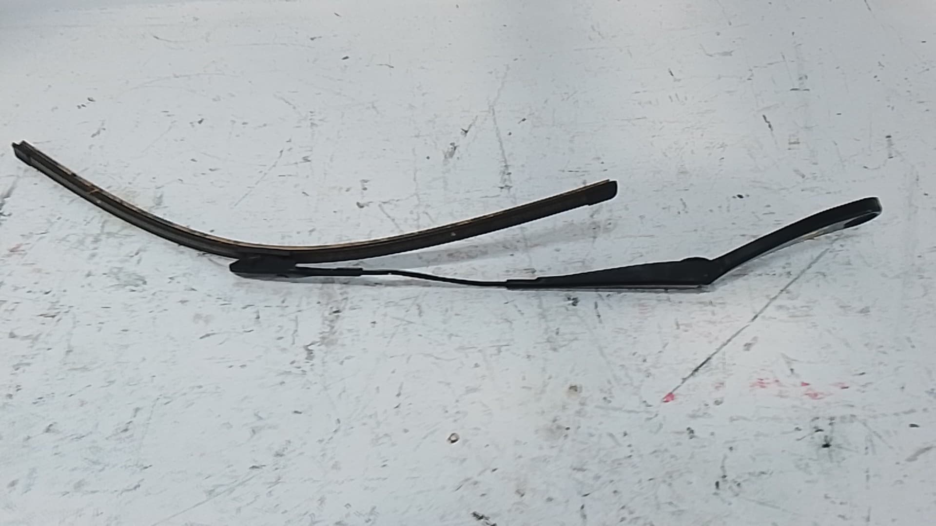 Brazo limpia delantero izquierdo BMW SERIE X1 (F48)