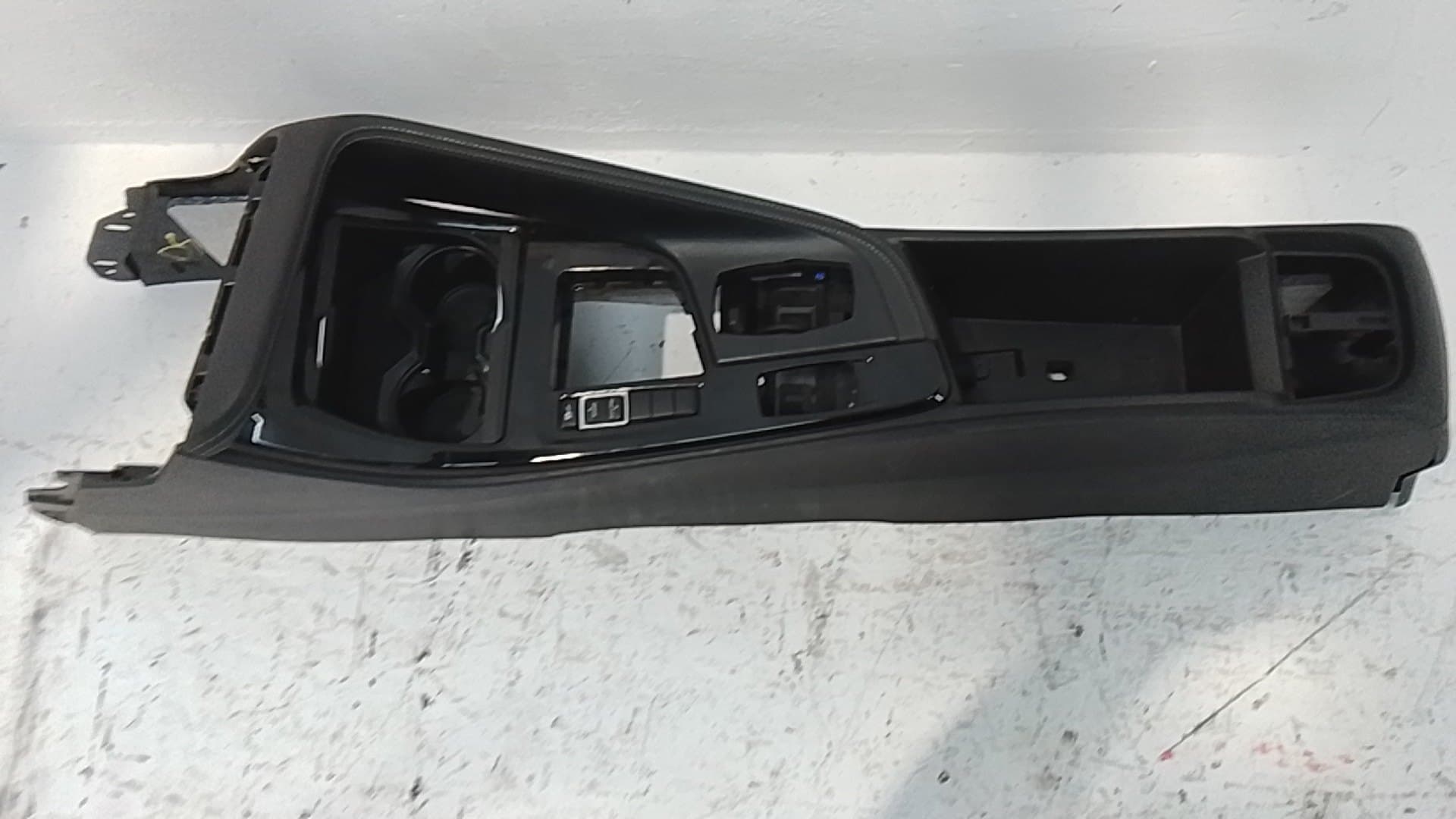 Consola central BMW SERIE X1 (F48) 2