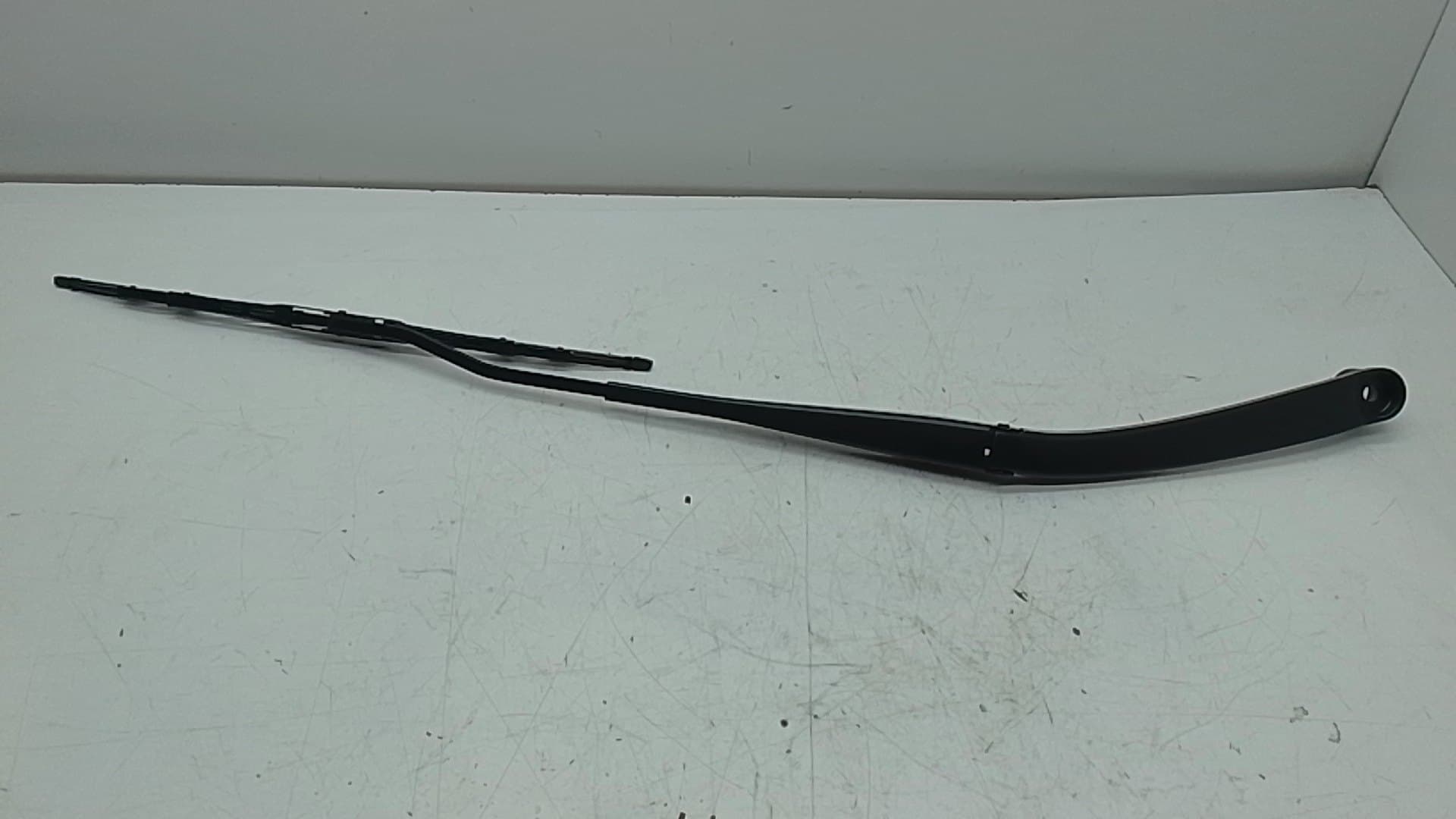 Brazo limpia delantero derecho HYUNDAI I10 (AC3)
