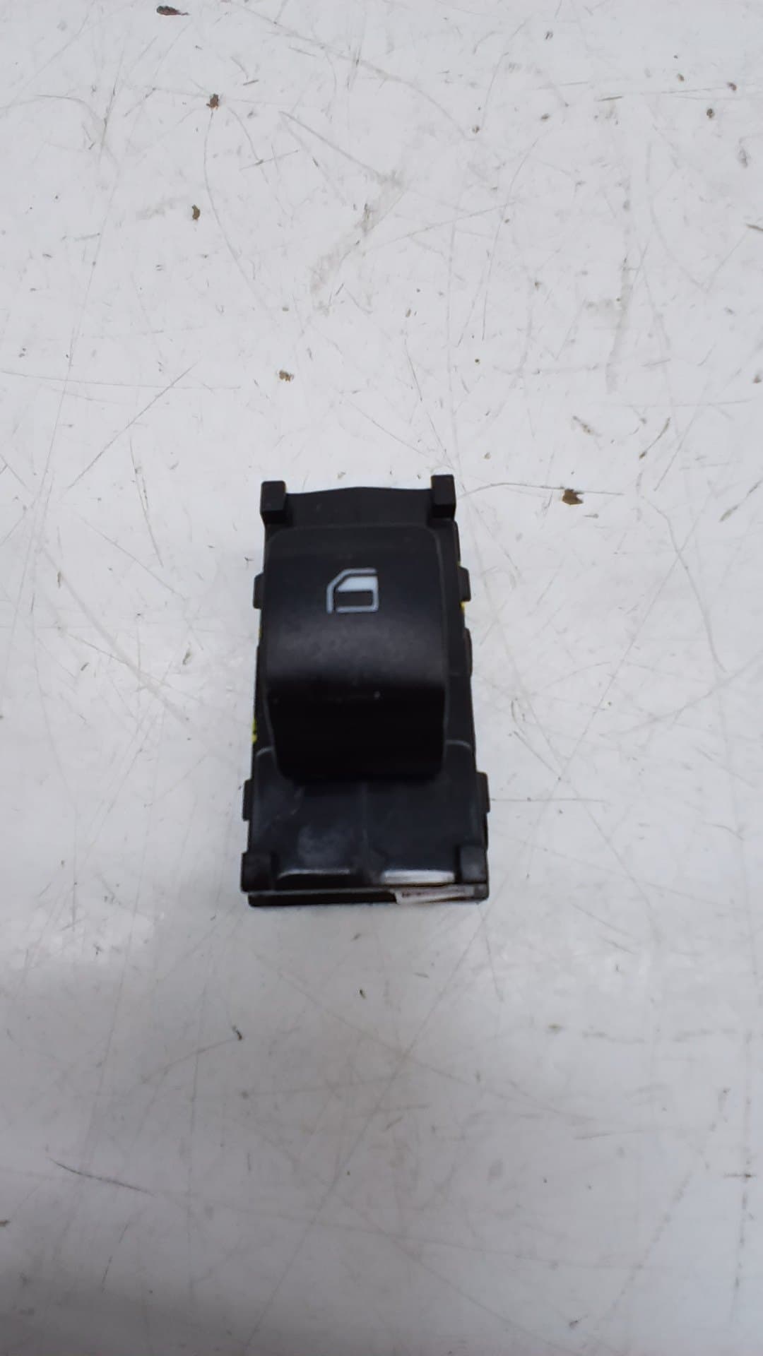 Mando elevalunas delantero derecho HYUNDAI I10 (AC3)