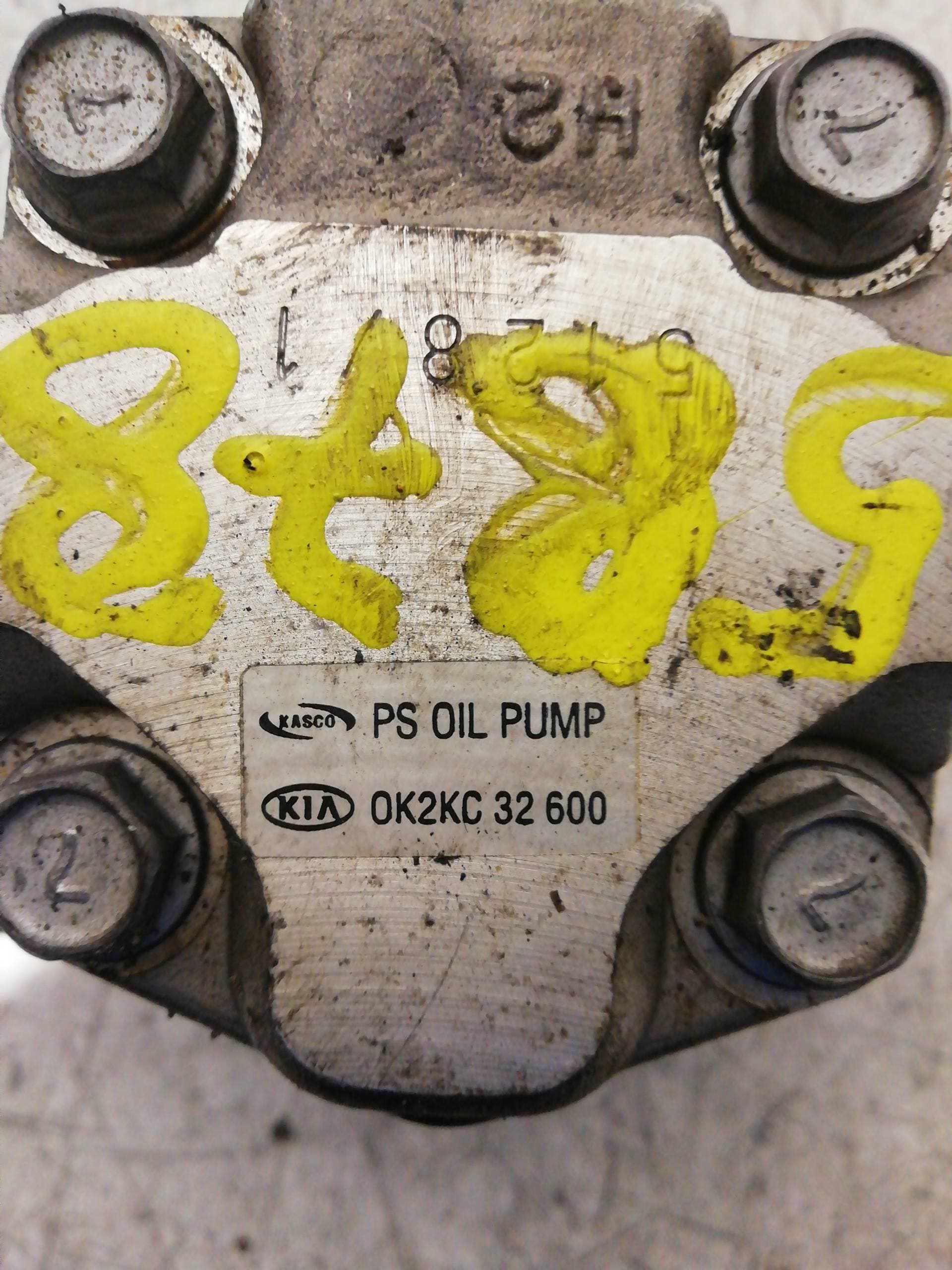 Bomba direccion KIA CARENS 2