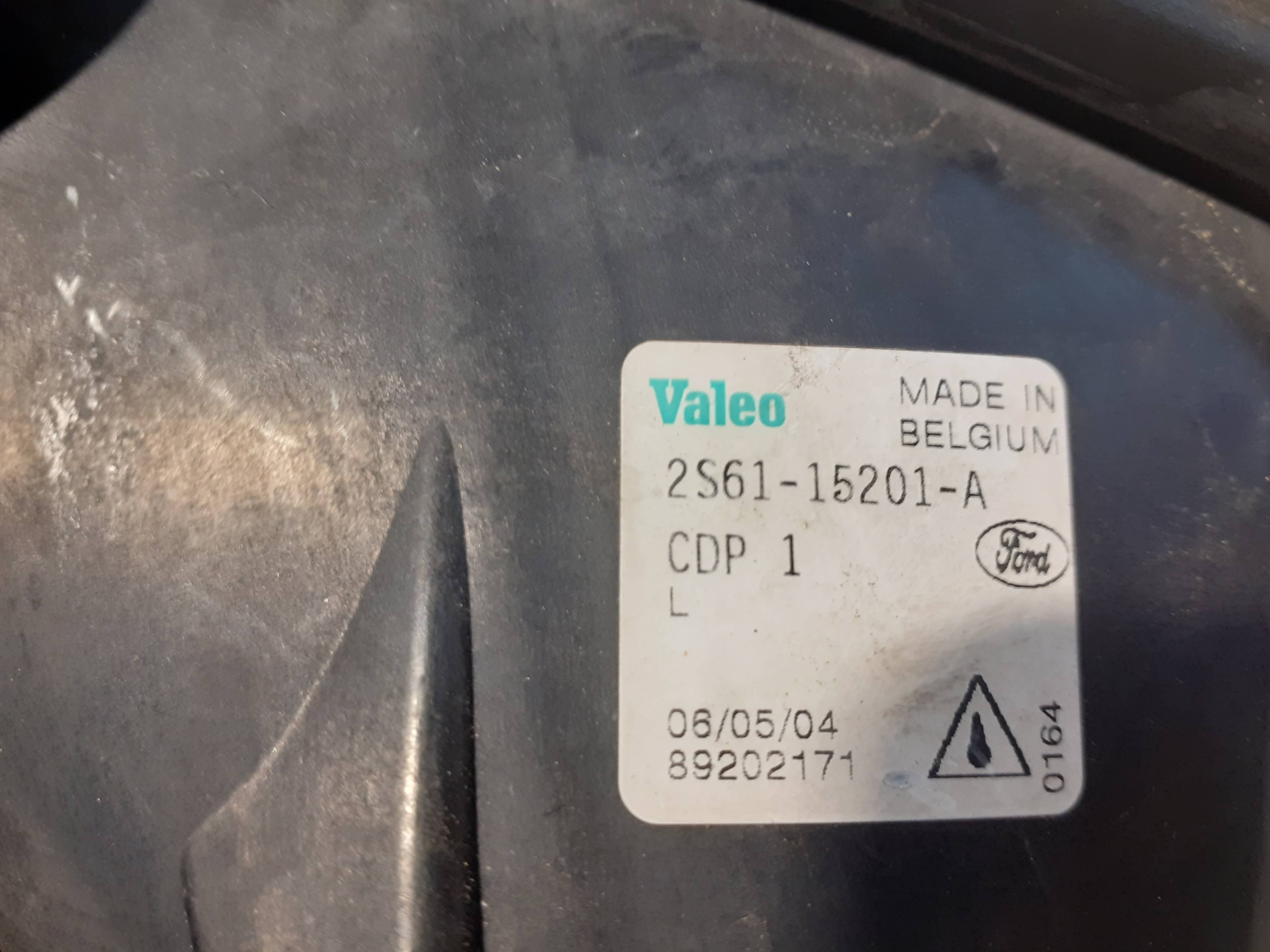 Faro antiniebla izquierdo FORD FIESTA (CBK) 2