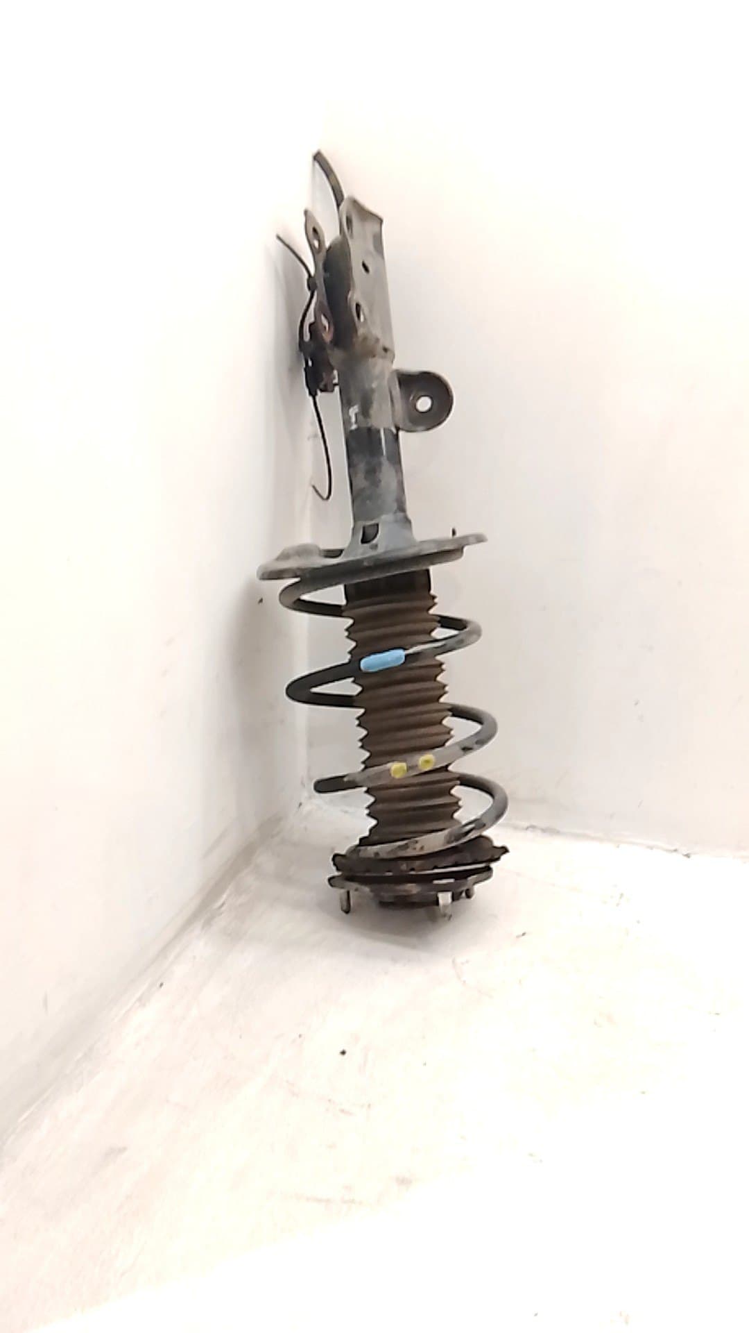 Amortiguador delantero izquierdo TOYOTA RAV 4