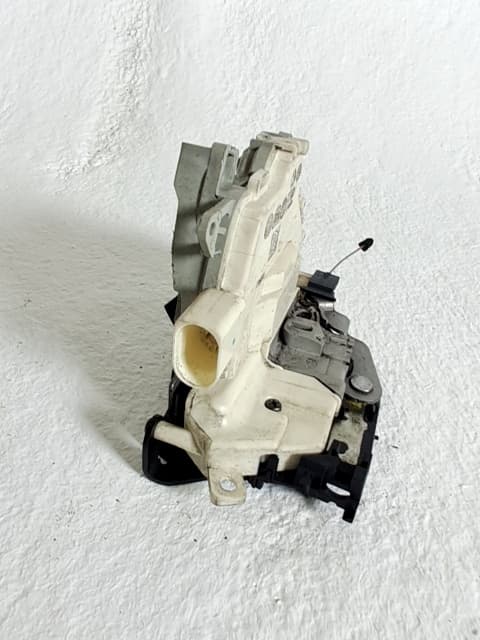 Cerradura puerta delantera izquierda SEAT ALTEA XL (5P5, 5P8) 5