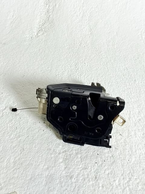 Cerradura puerta delantera izquierda SEAT ALTEA XL (5P5, 5P8) 2