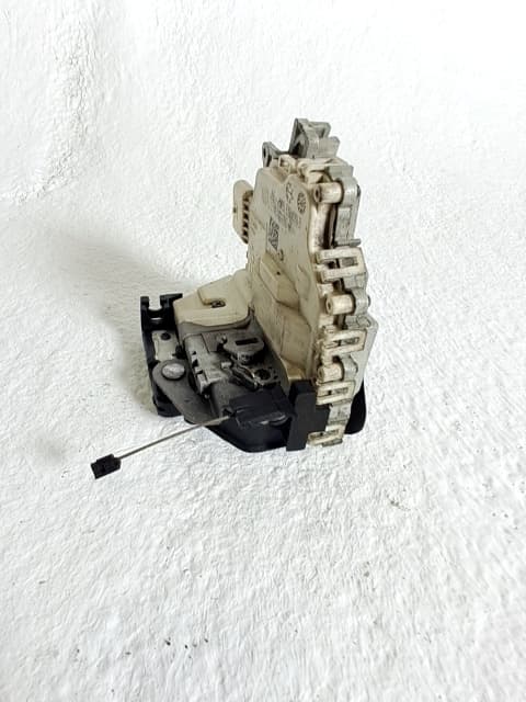 Cerradura puerta trasera izquierda SEAT ALTEA XL (5P5, 5P8) 4