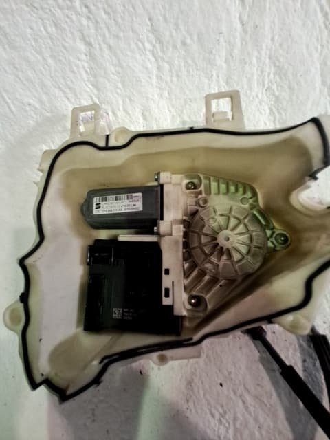 Motor elevalunas trasero izquierdo SEAT ALTEA XL (5P5, 5P8) 2