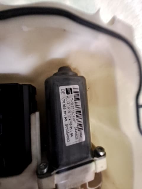 Motor elevalunas trasero izquierdo SEAT ALTEA XL (5P5, 5P8)