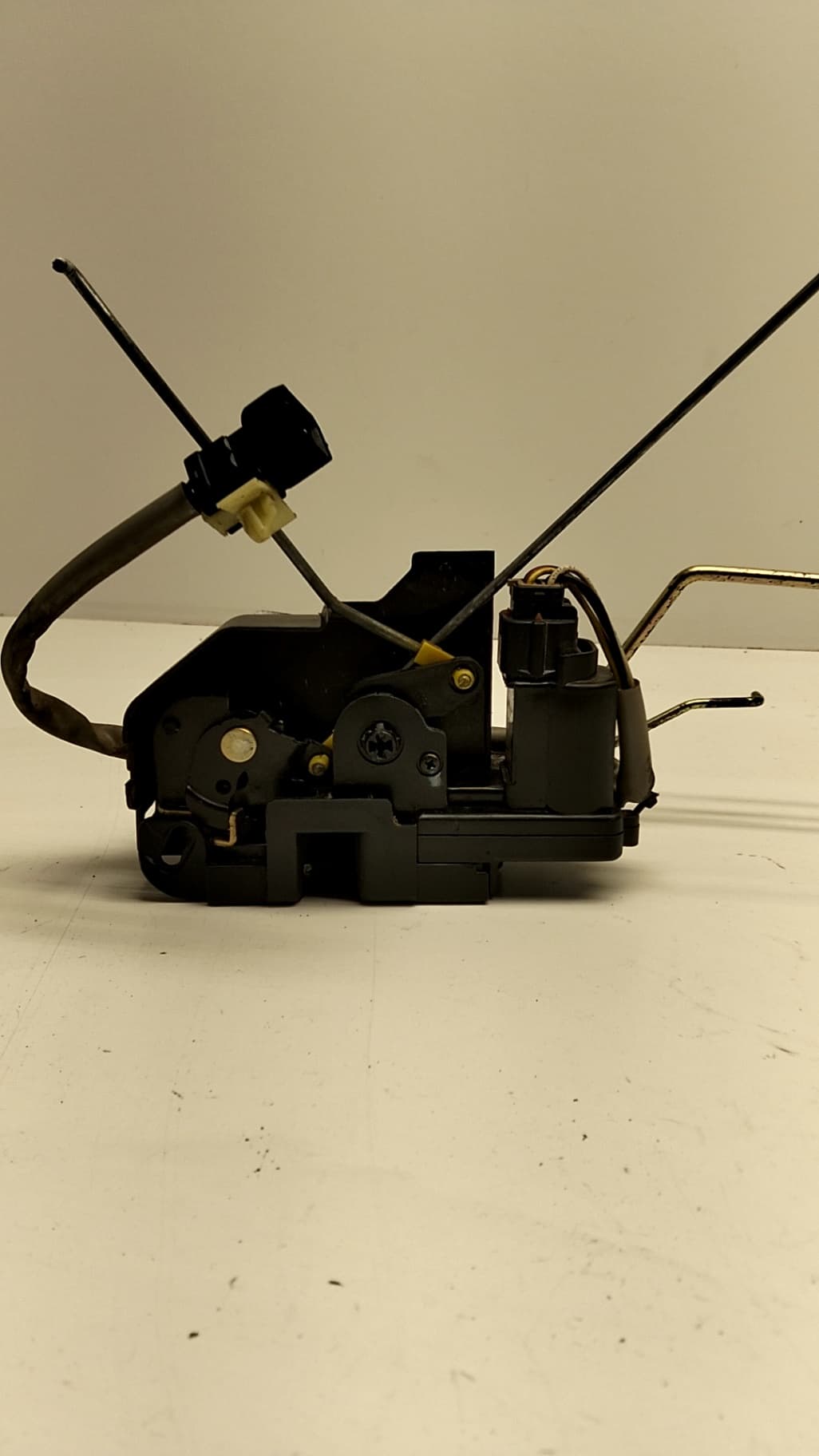 Cerradura puerta delantera derecha HYUNDAI GETZ (TB)