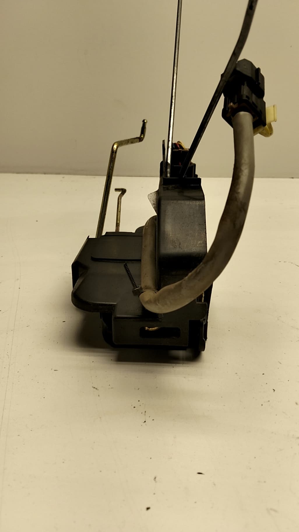 Cerradura puerta delantera derecha HYUNDAI GETZ (TB) 4