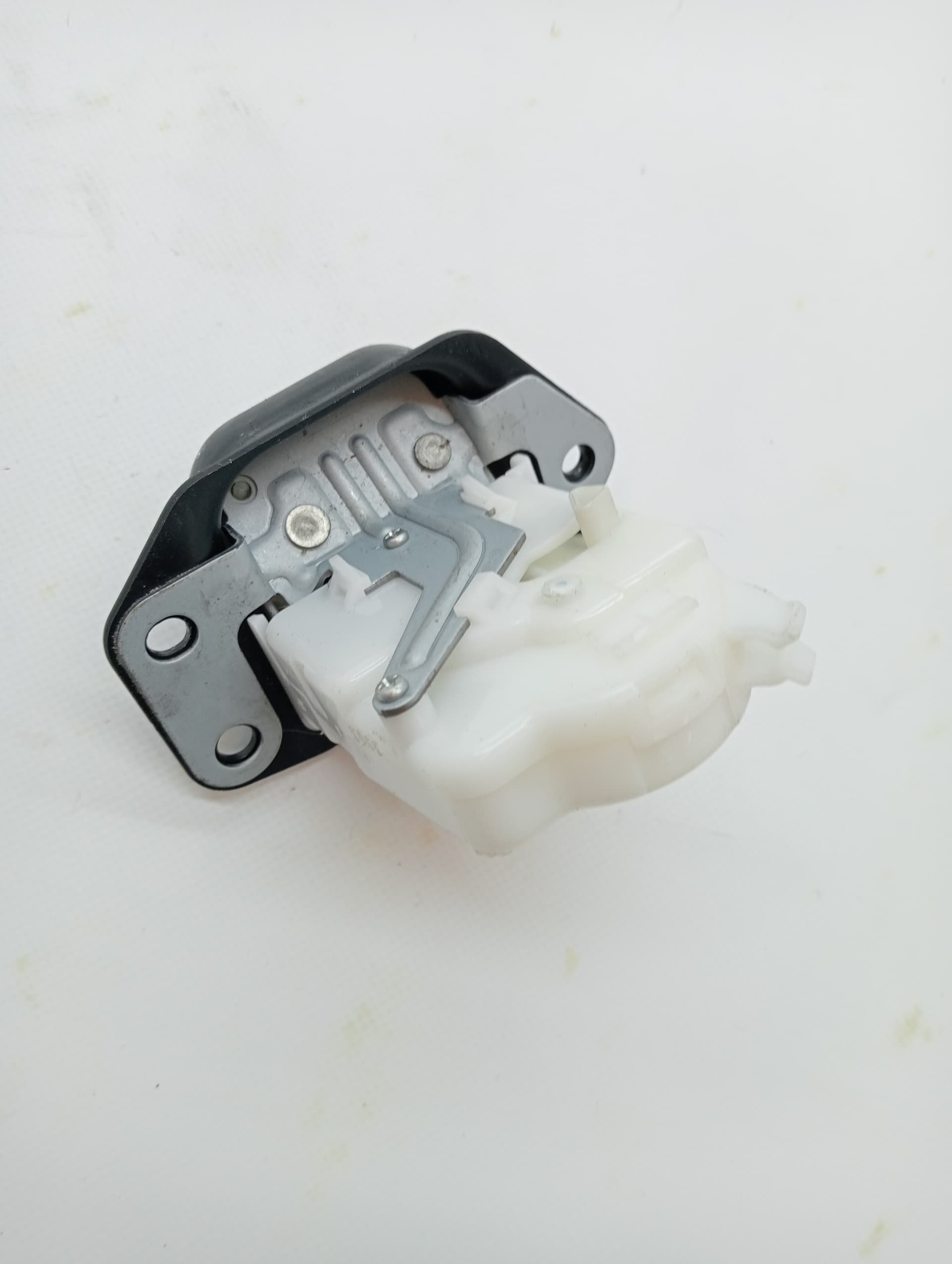 Cerradura maletero / porton NISSAN JUKE (F15) 3