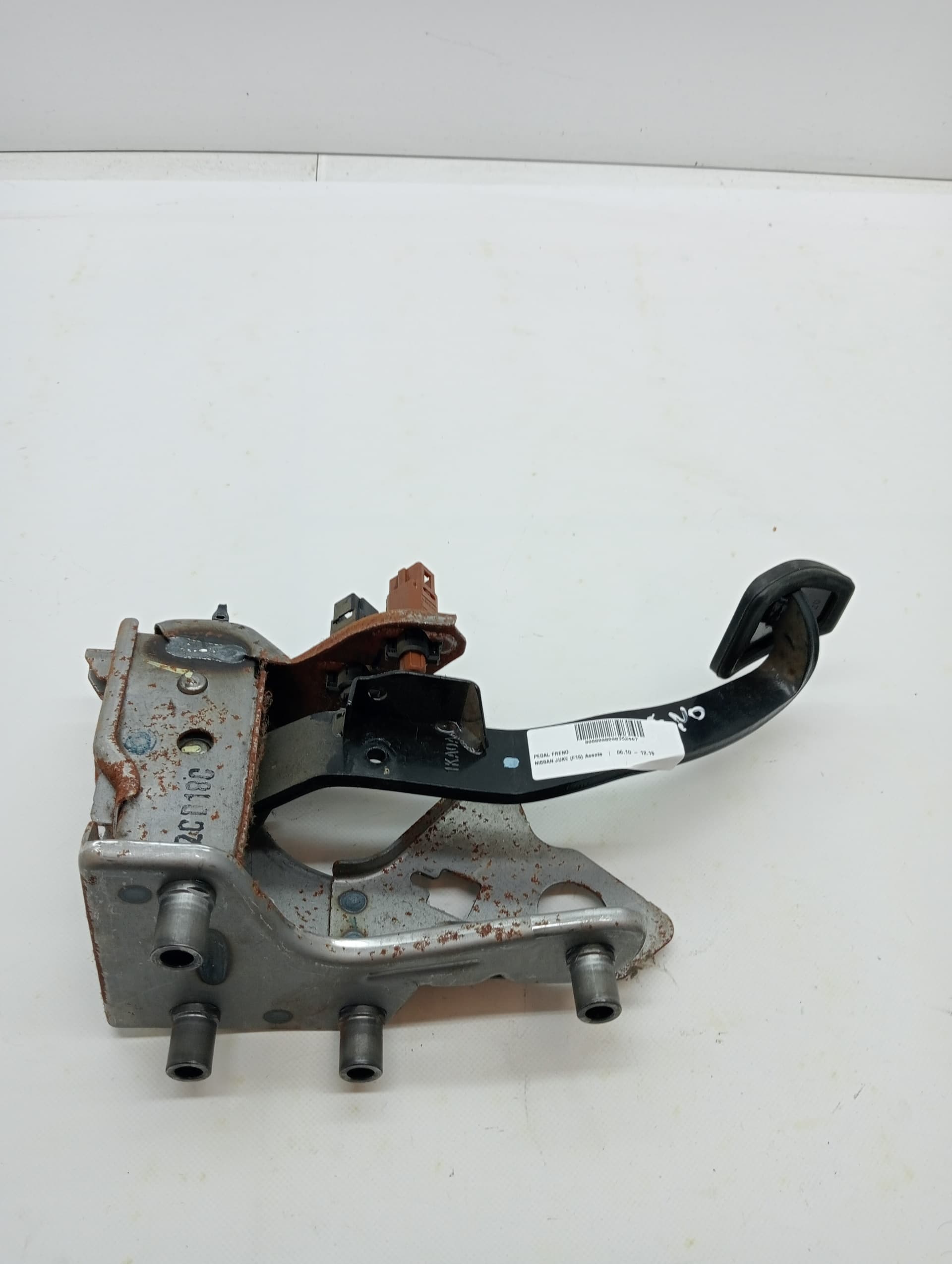 Pedal freno NISSAN JUKE (F15)