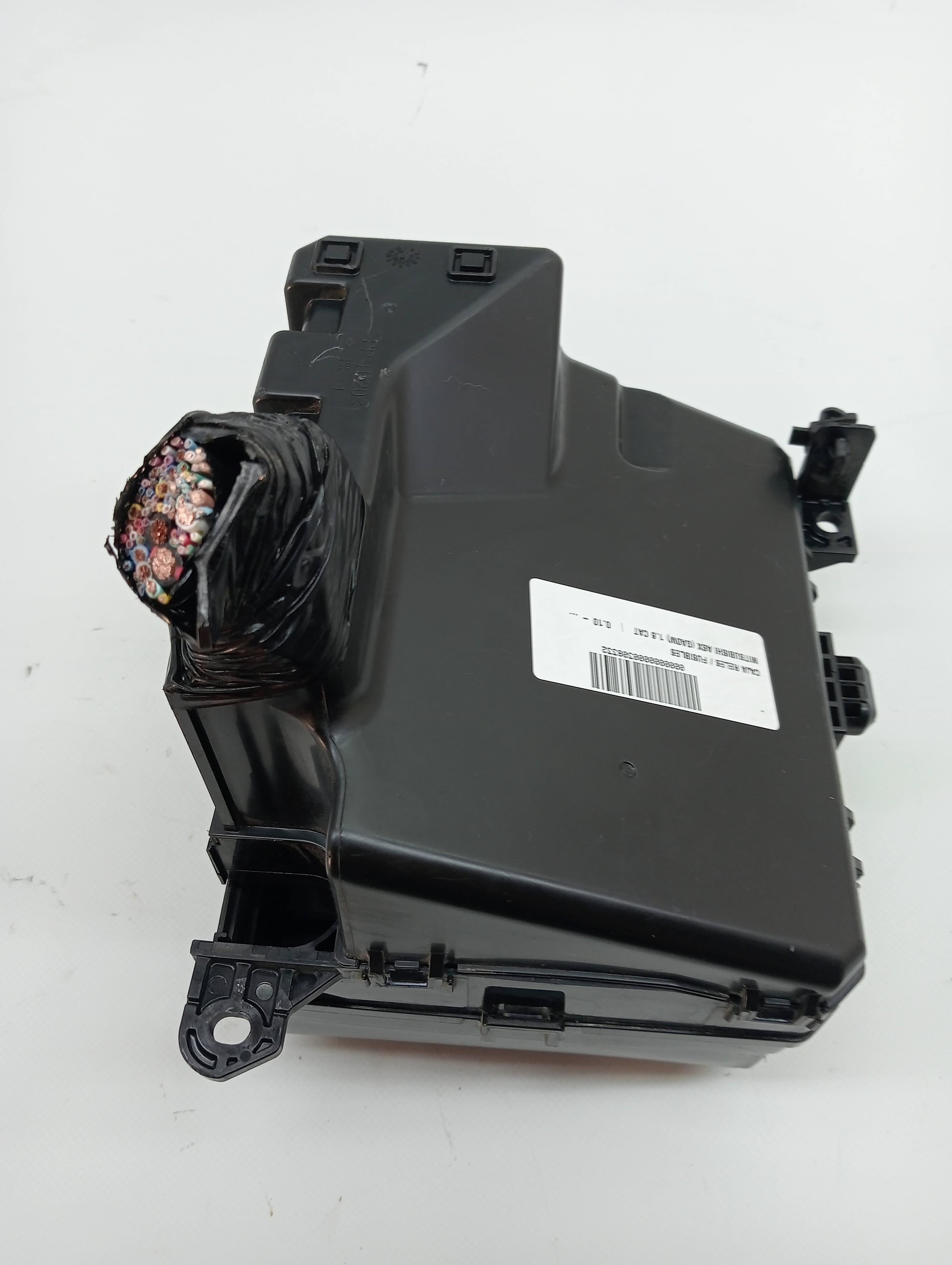 Caja reles / fusibles MITSUBISHI ASX (GA0W) 2